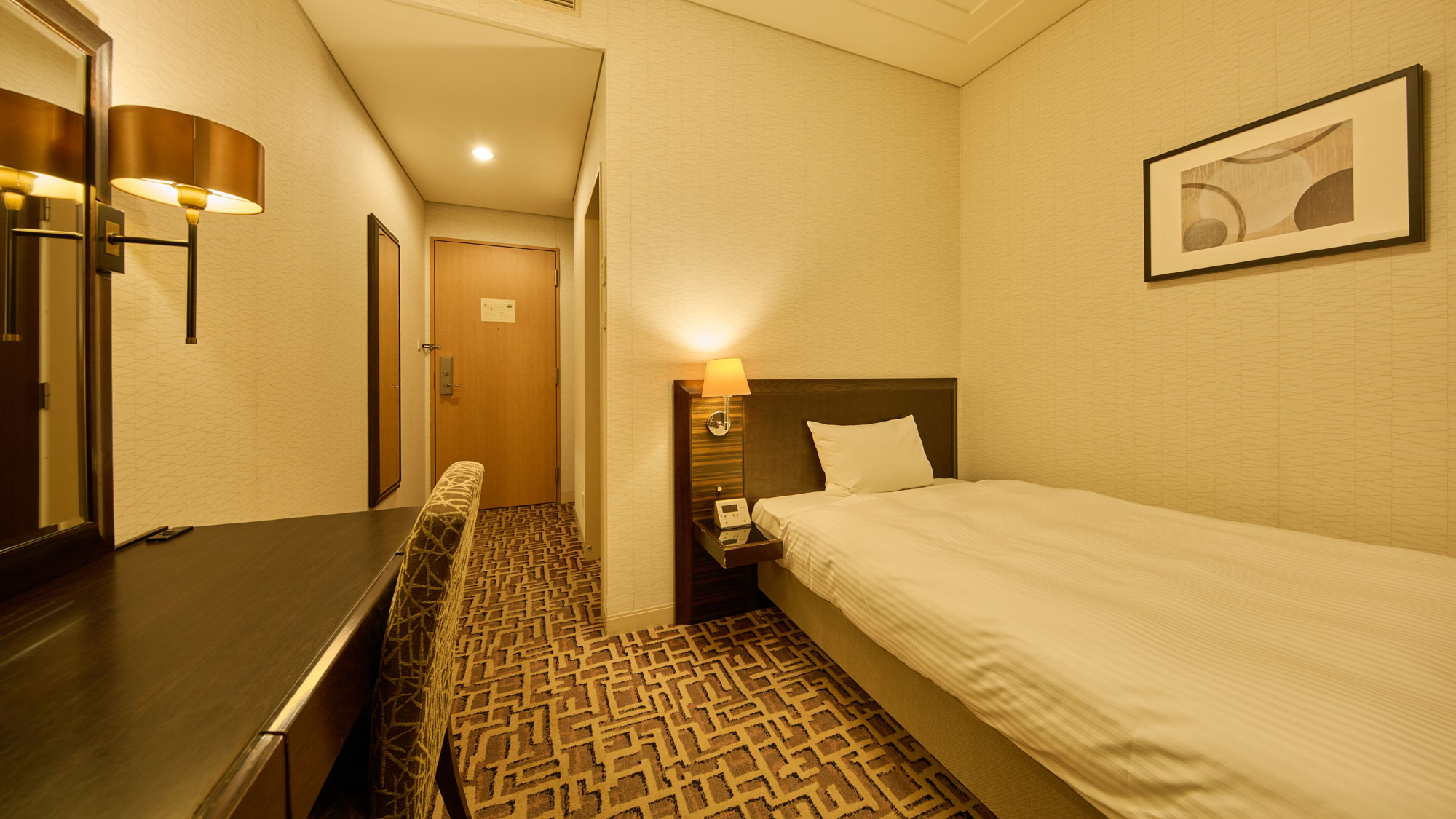 ビジネスシングル_夜の室内2