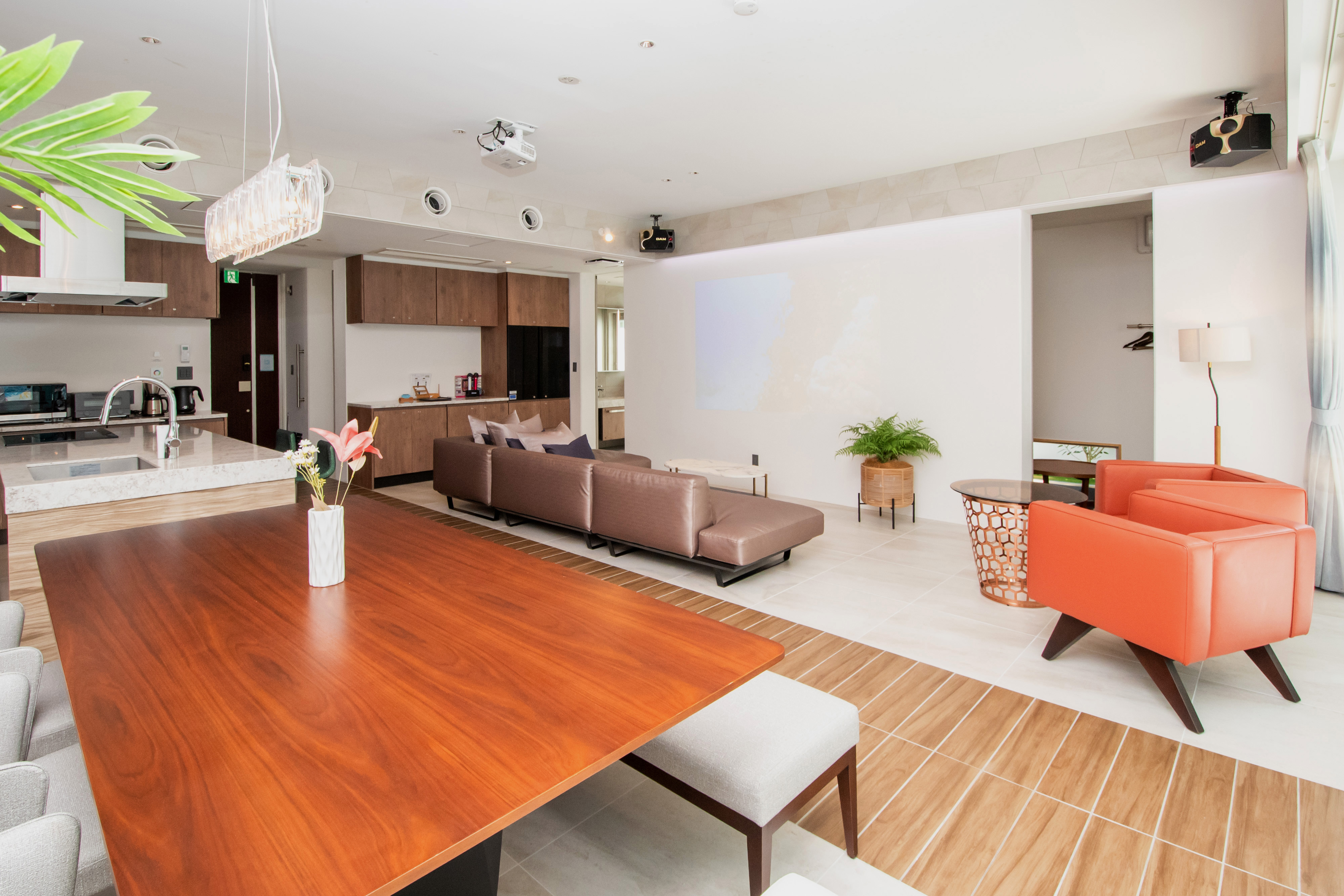 ダイニングテーブル