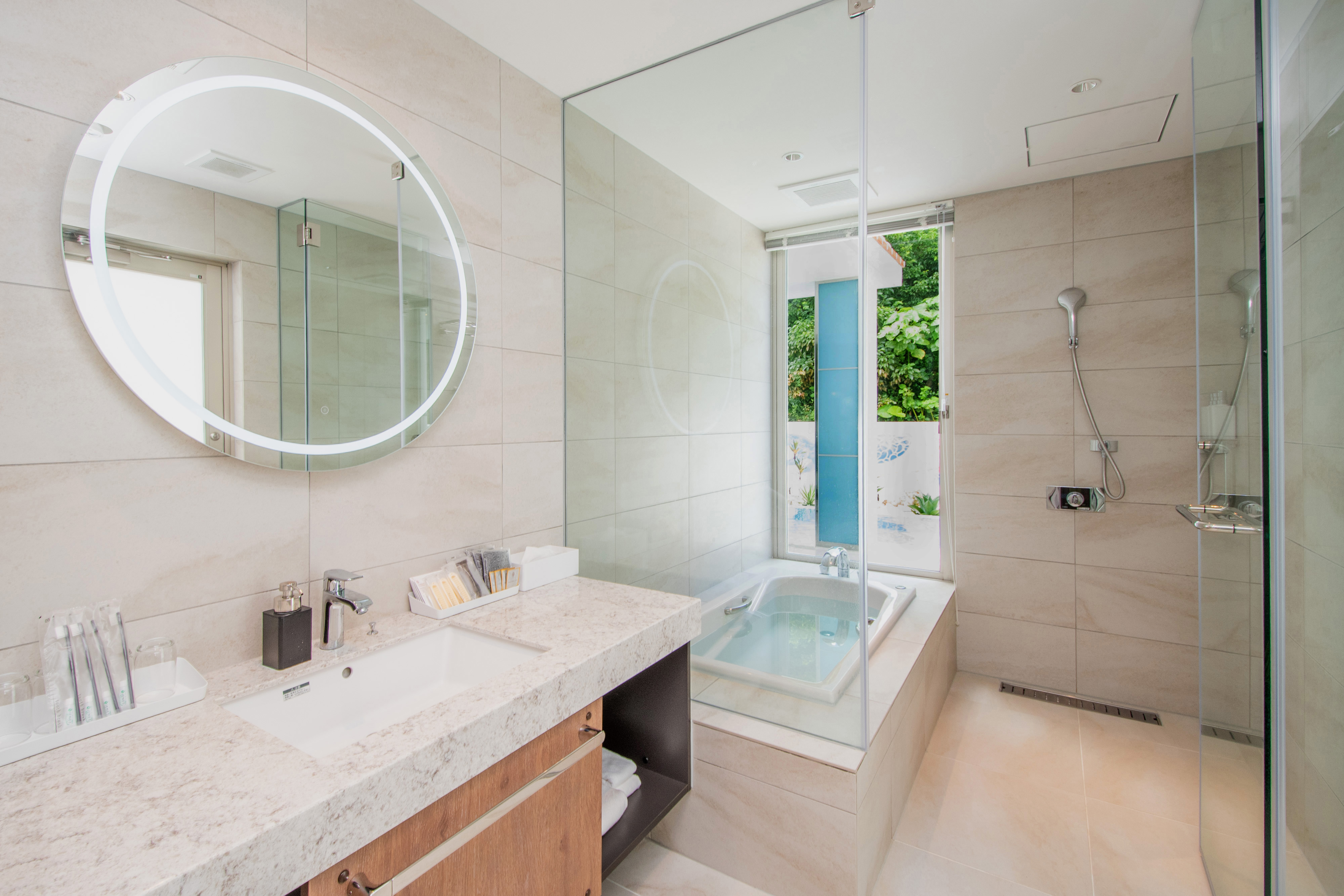 洗面台、バスルーム