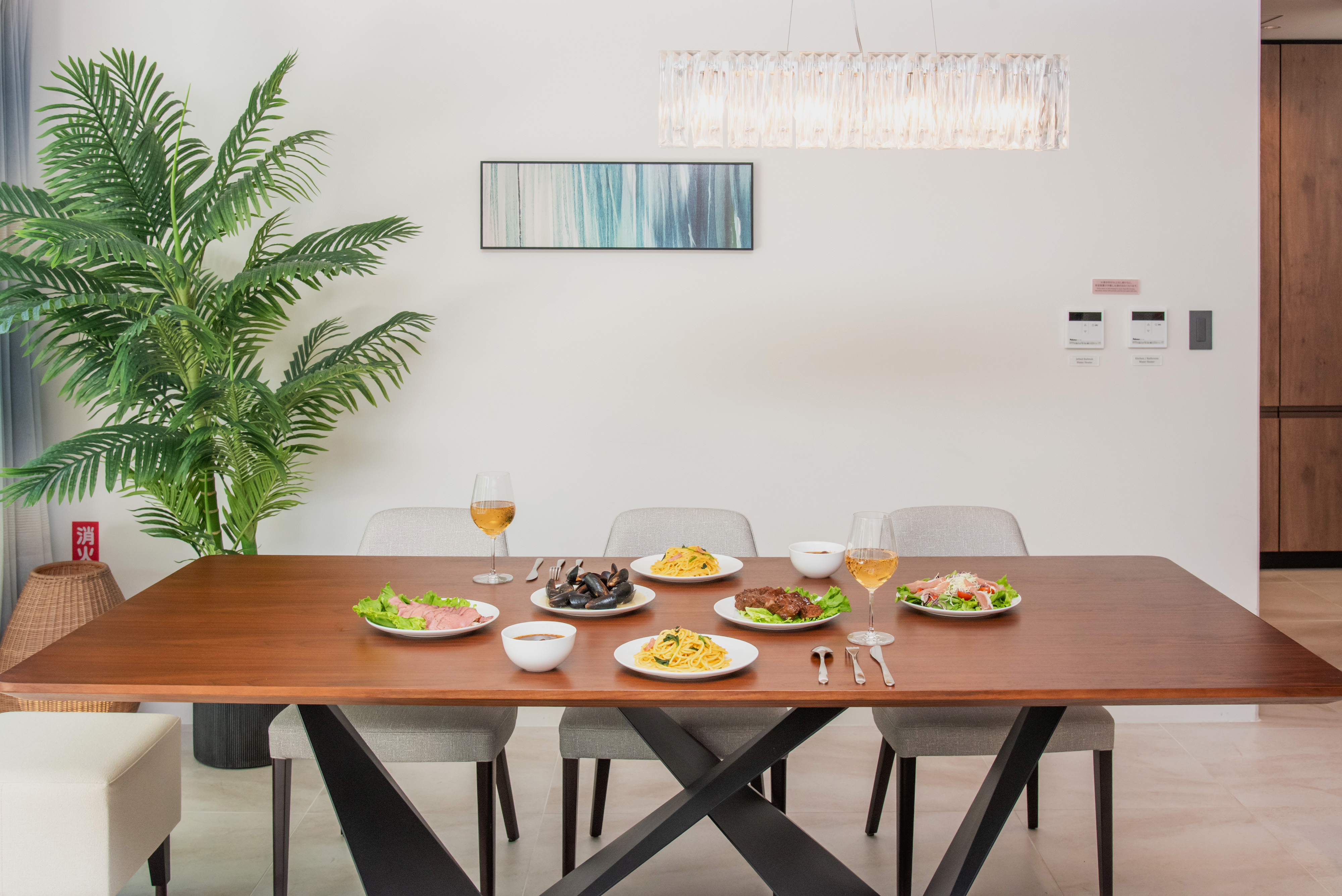 ダイニングテーブル