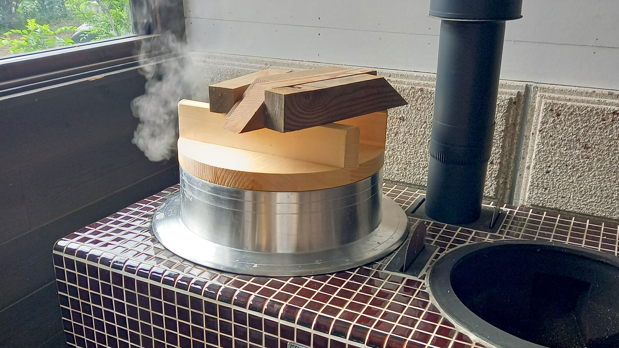 ・【竈門ご飯】火の音、湯気、香りを感じながらじっくりと。五感で楽しむ体験です