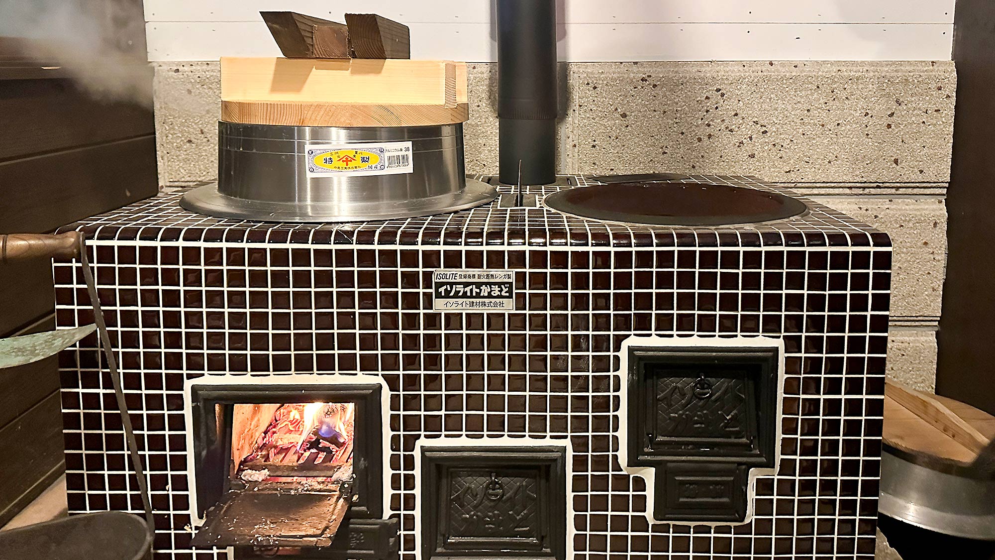 ・【竈門ご飯】昔ながらの知恵に触れる体験。かまどで炊くとひと際おいしく感じます