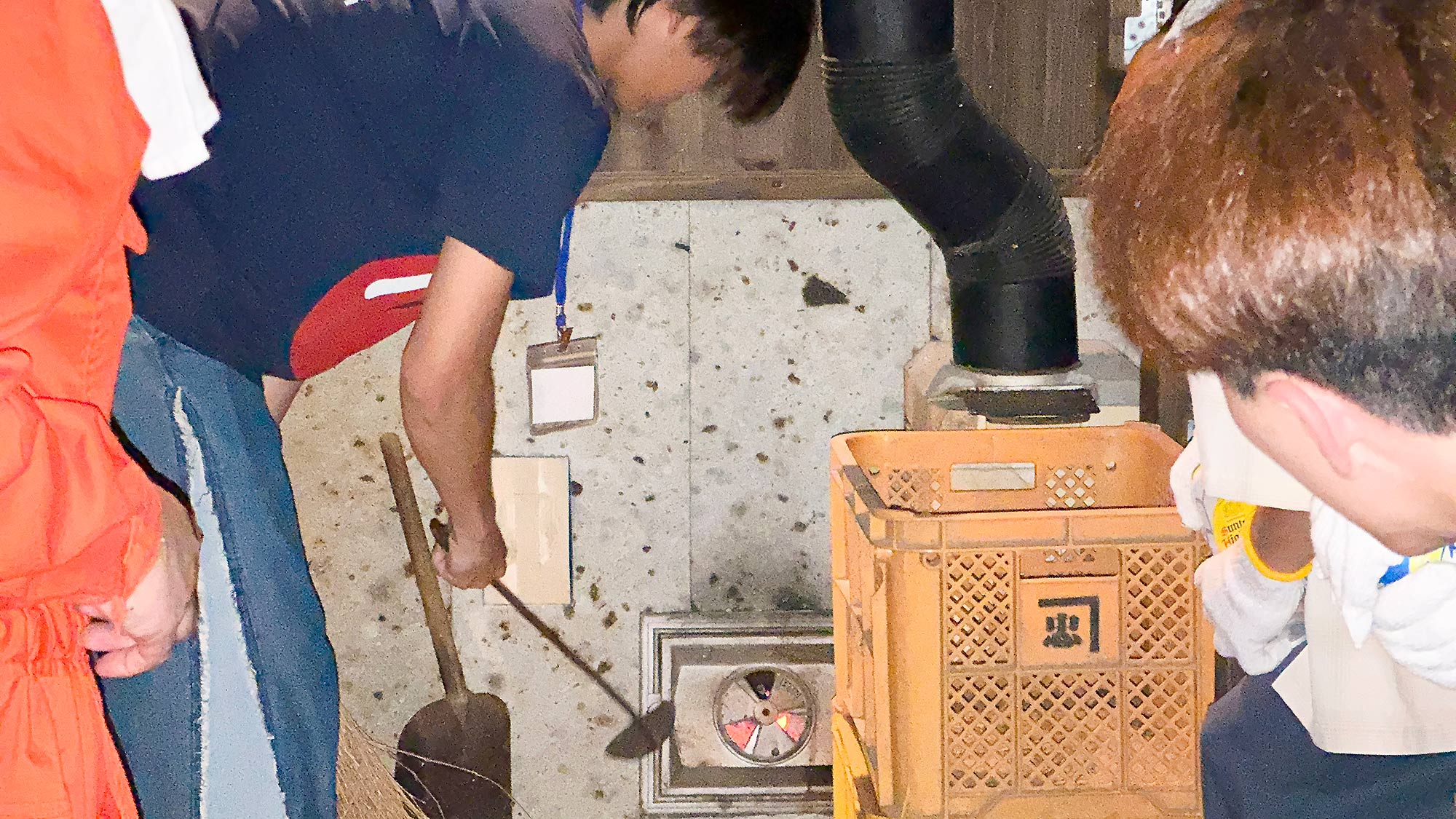 ・【五右衛門風呂】自分達で薪をくべて沸かすからこそ格別な体験になります