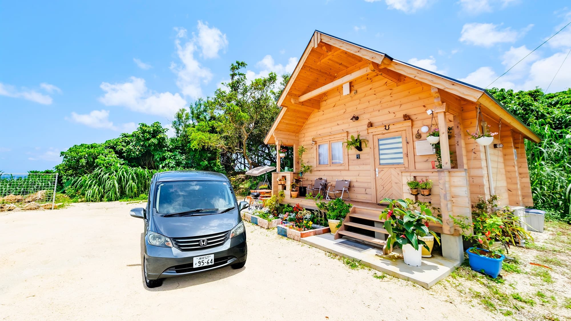 【スタンダード】青い海と満点の星☆温水プール付きの隠れ家ログハウス（レンタカー付）