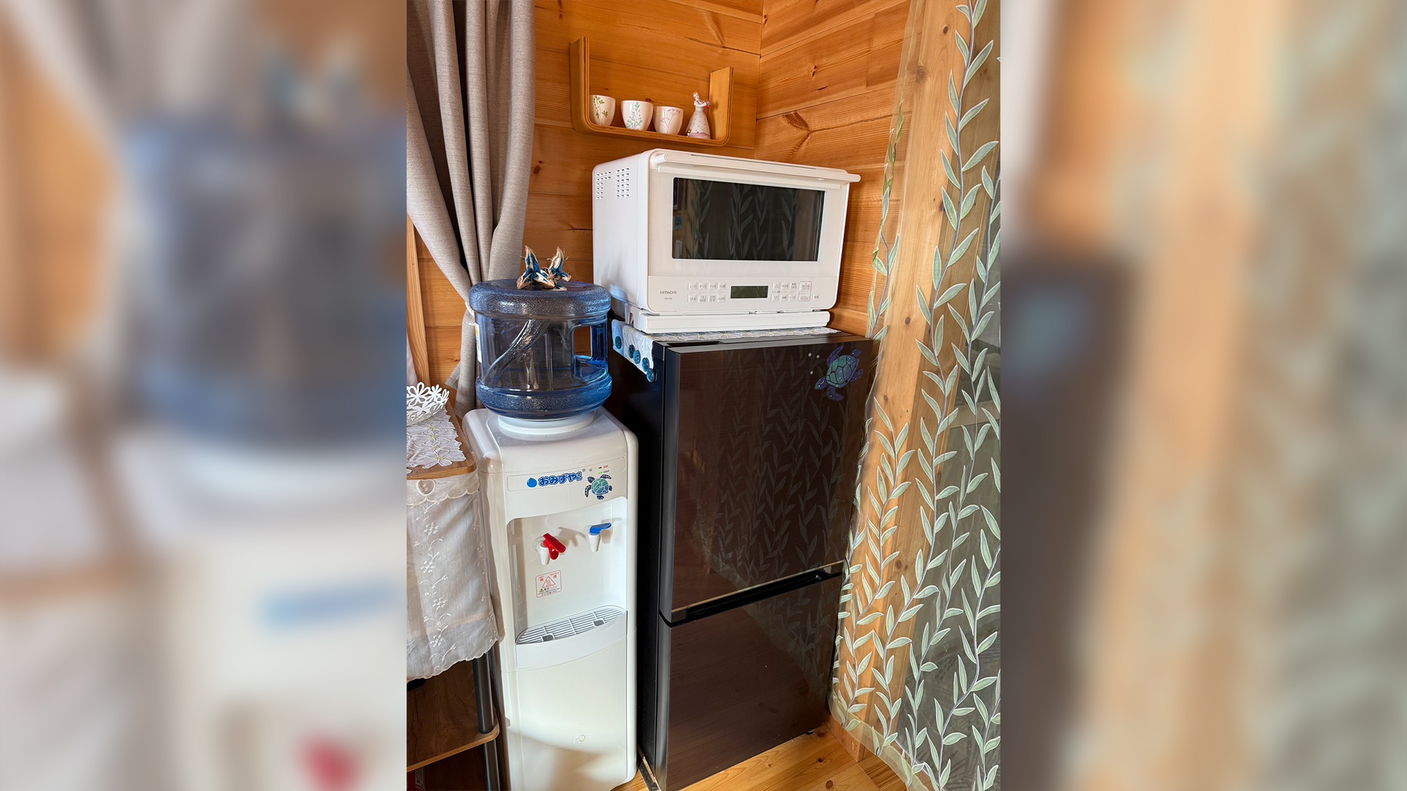 オーブン機能付き電子レンジと冷蔵庫
