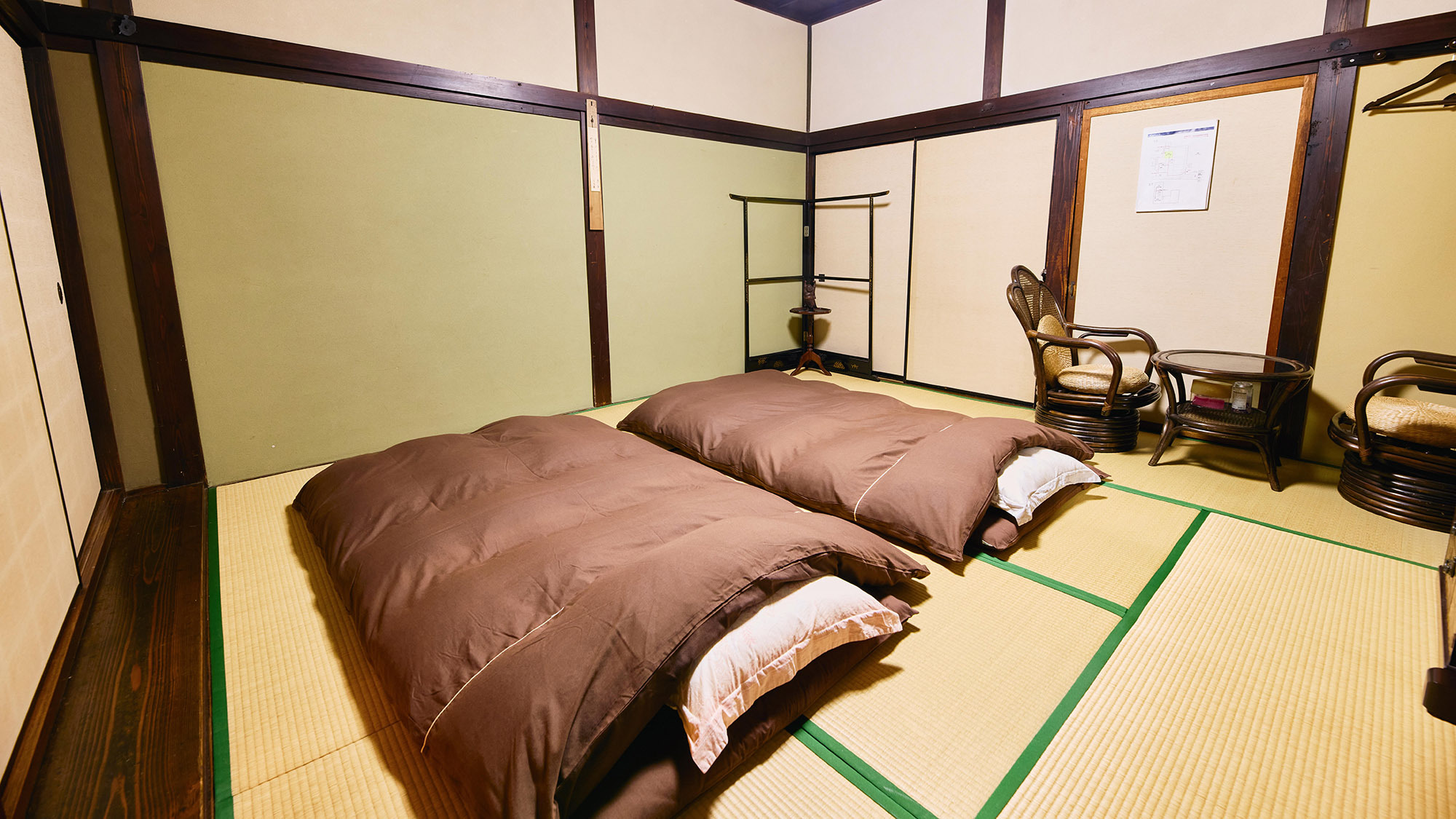 【蛭子の間】3名様まで宿泊可　8畳　布団・床の間付き　禁煙