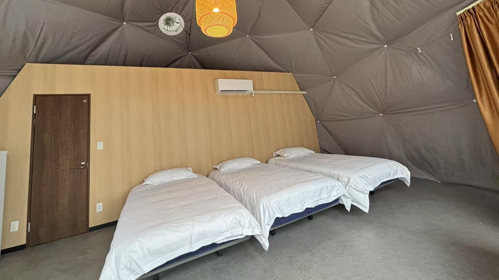 【客室】開放感あふれるドーム型の空間で快適な宿泊体験を