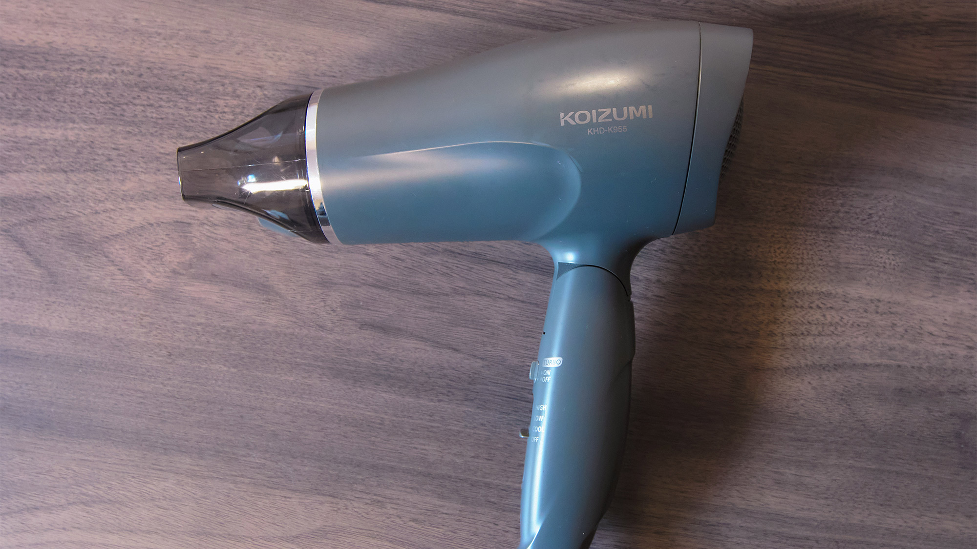 ・【部屋設備】お部屋でゆっくりドライヤーで髪を乾かしていただけます