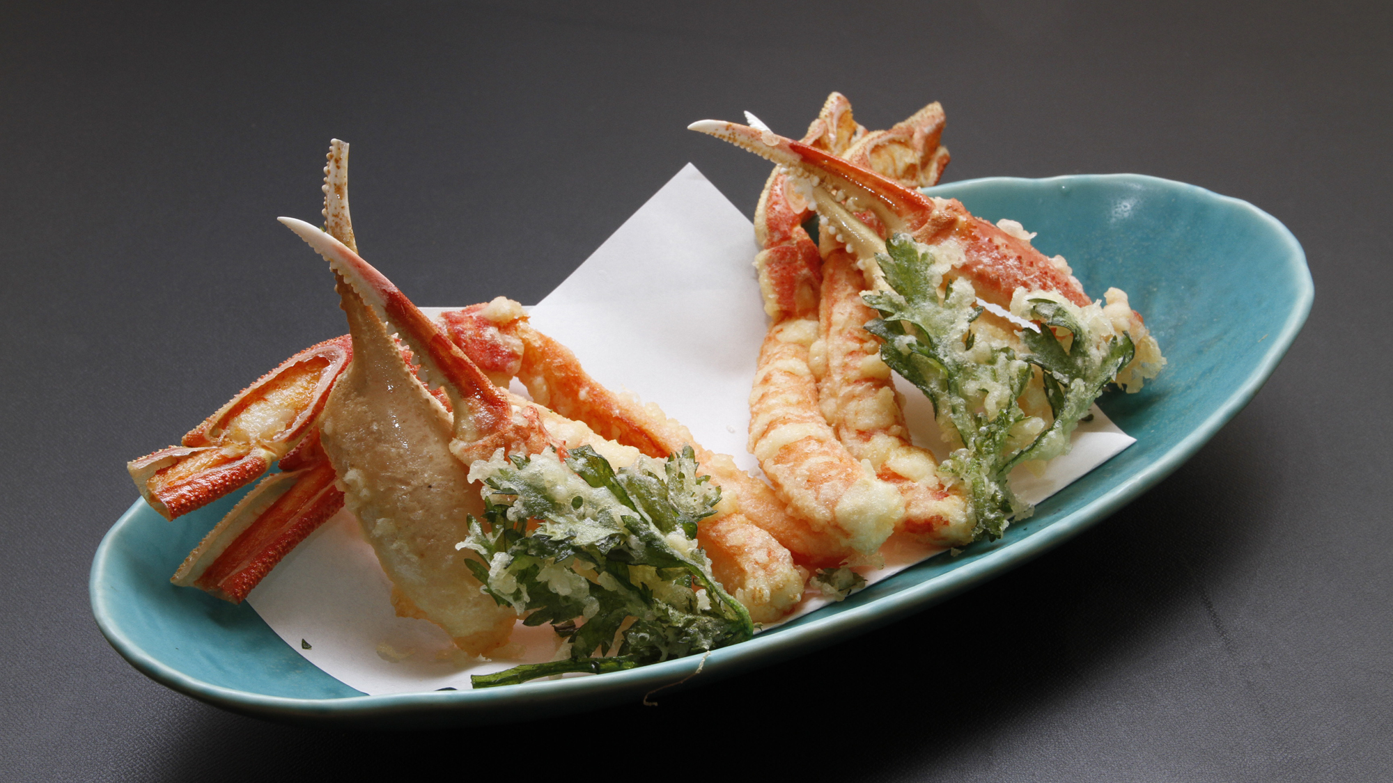 ≪カニの天ぷら♪≫蟹の甘みがじゅわ～っと口に広がります。一度ご賞味いただきたい一品です♪