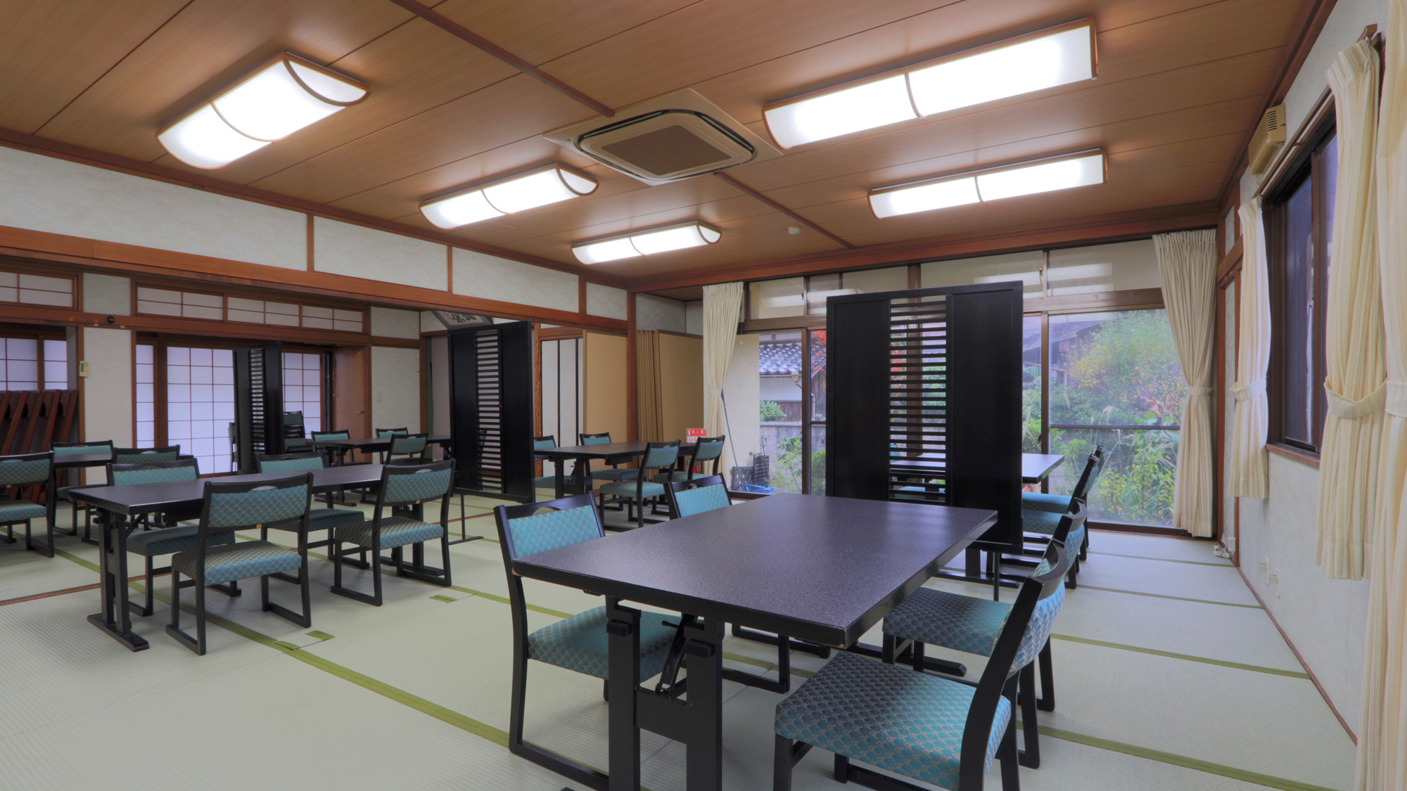 【お食事処】団体様でのお食事も可能でございます。お気軽にお問合せください