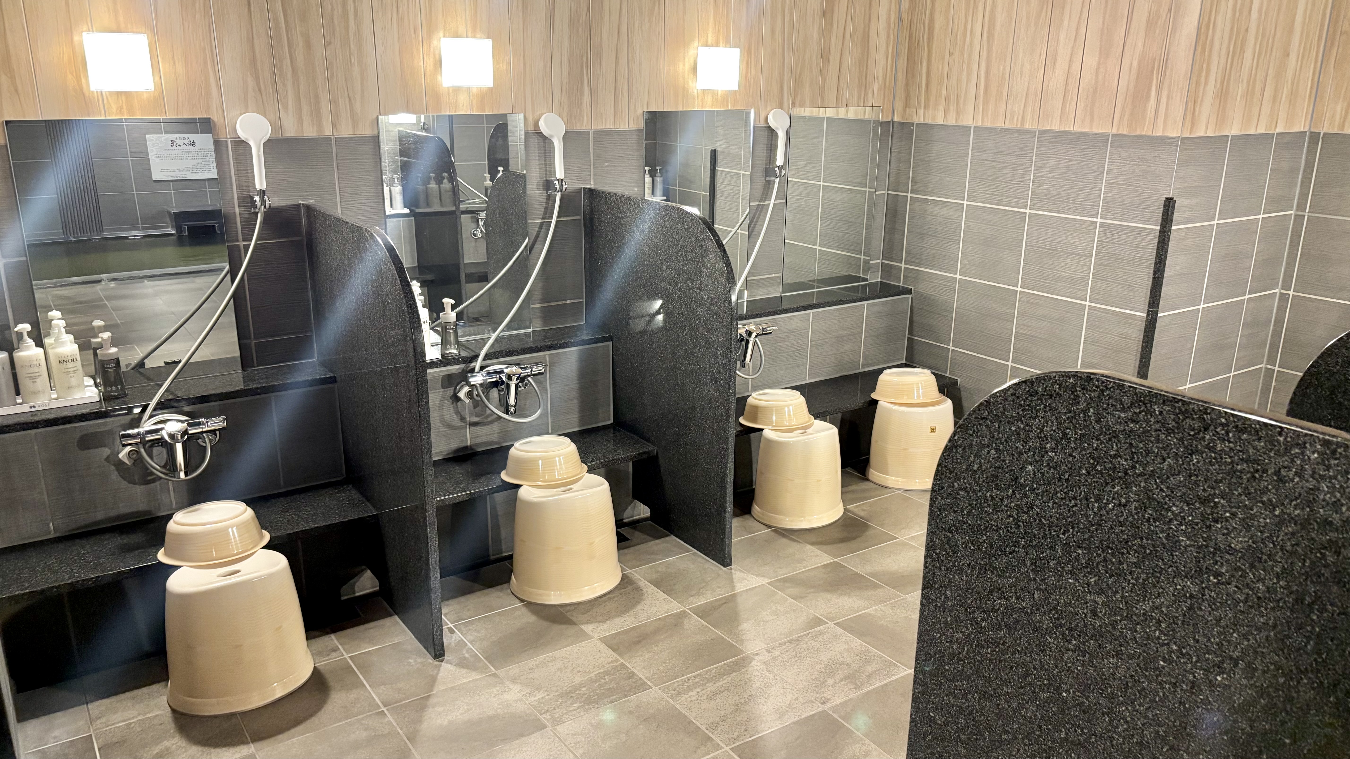 【大浴場】女性大浴場　カラン