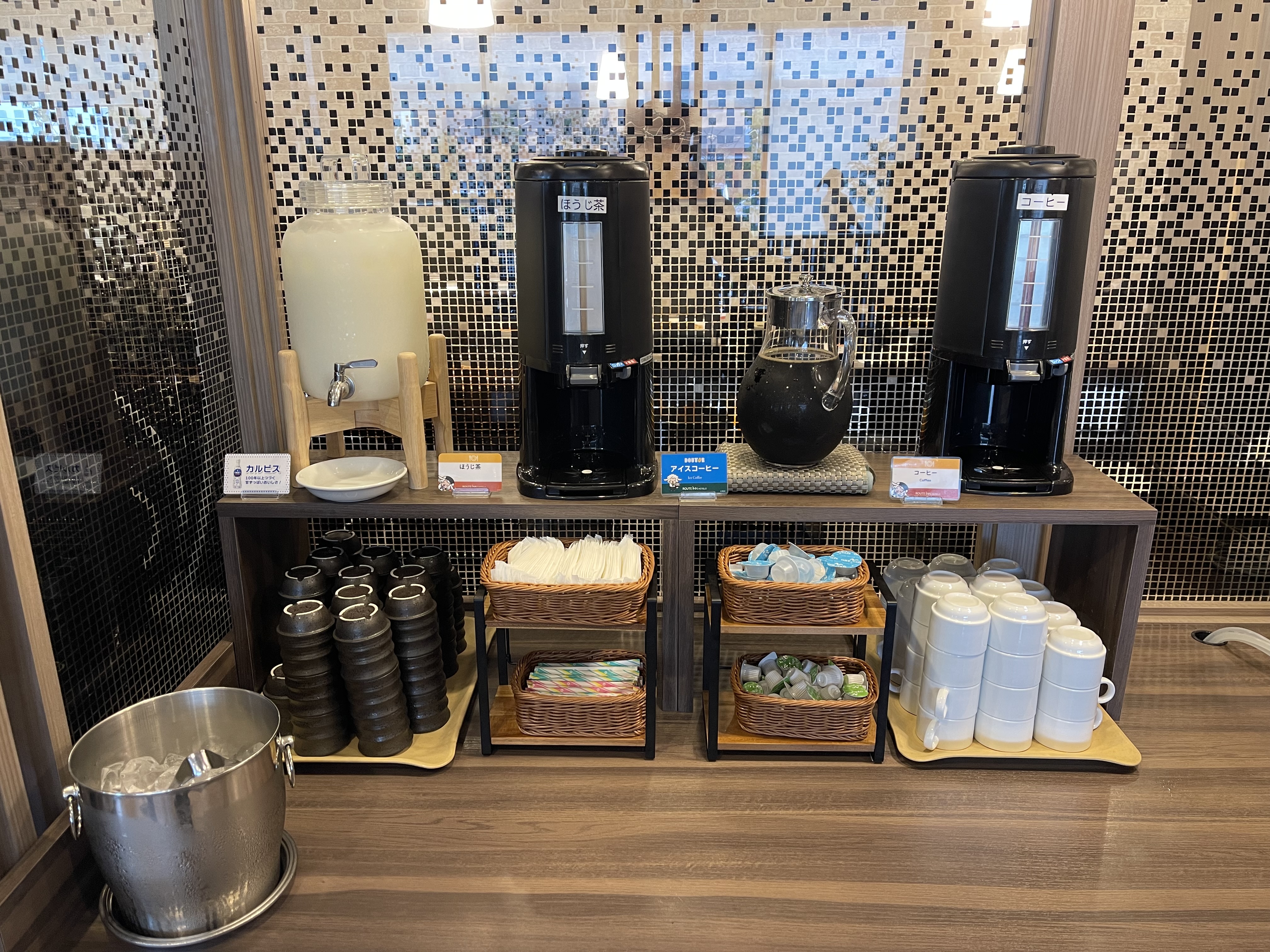 朝食ドリンクコーナー