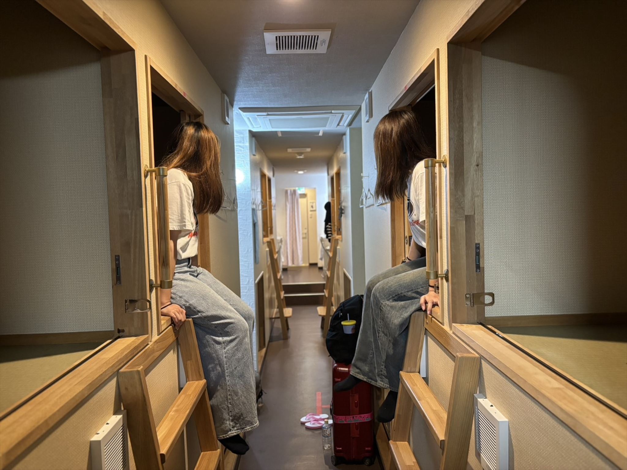 女性専用ドミトリー（シングルサイズ1台、女性専用バスルーム1室・共用バスルーム1室）