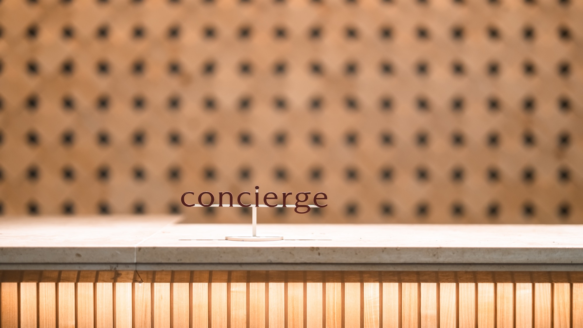 コンシェルジュデスク