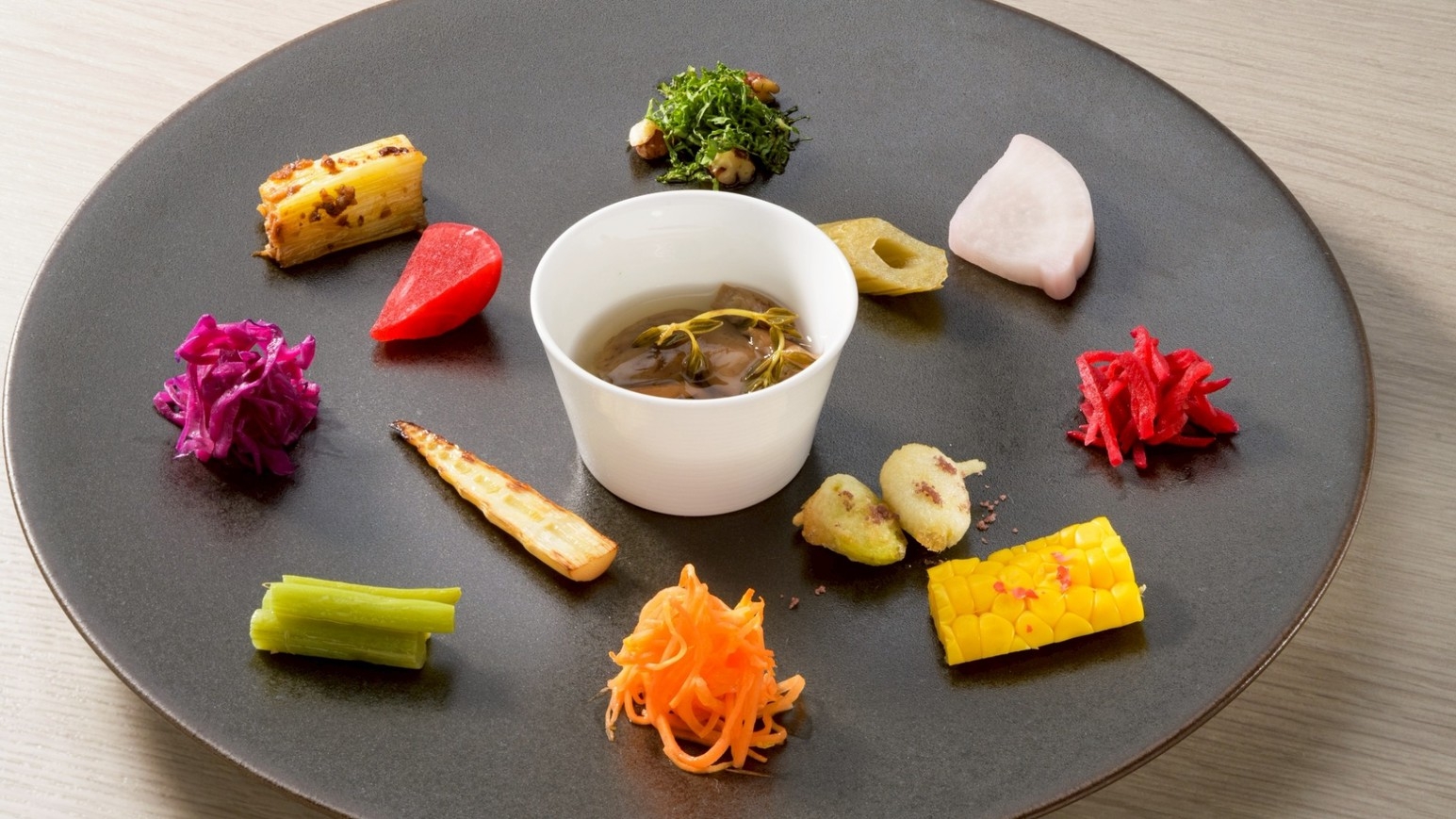 青森フレンチガストロノミーで青森の食材を愉しむディナープラン＞
