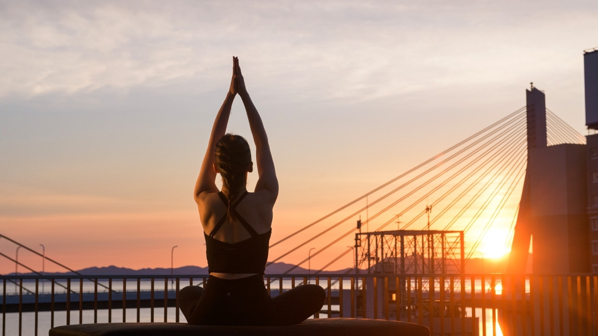 アメリカ発YogaFitパーソナルトレーニングが50％off 自分を見つめなおすヨガ旅＞