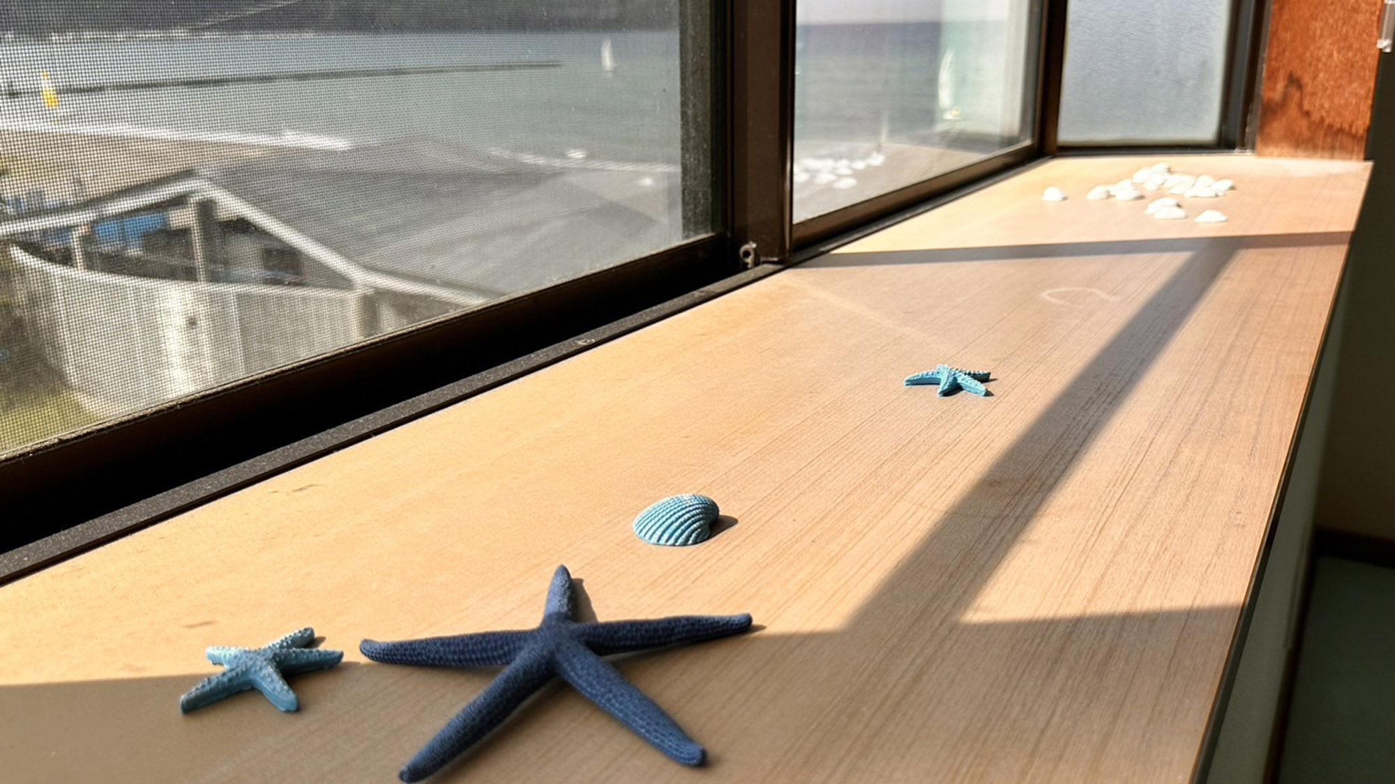 ・【3名様用洋室】少し早めのチェックインで沈みゆく夕日を眺めるのもおすすめです