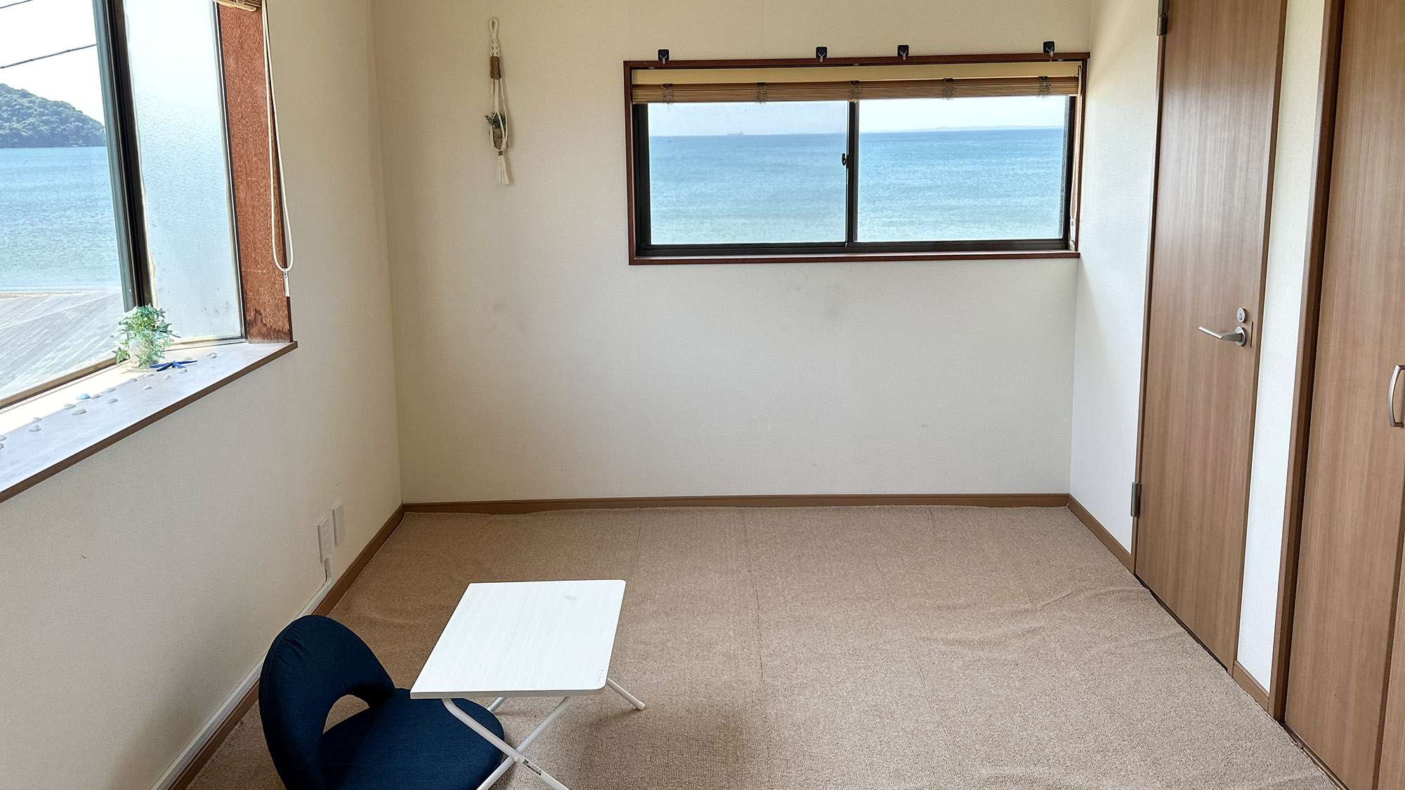 ・【3名様用洋室】近くに観光地、アクティビティも充実！遠くに行かなくても十分にお楽しみいただけます