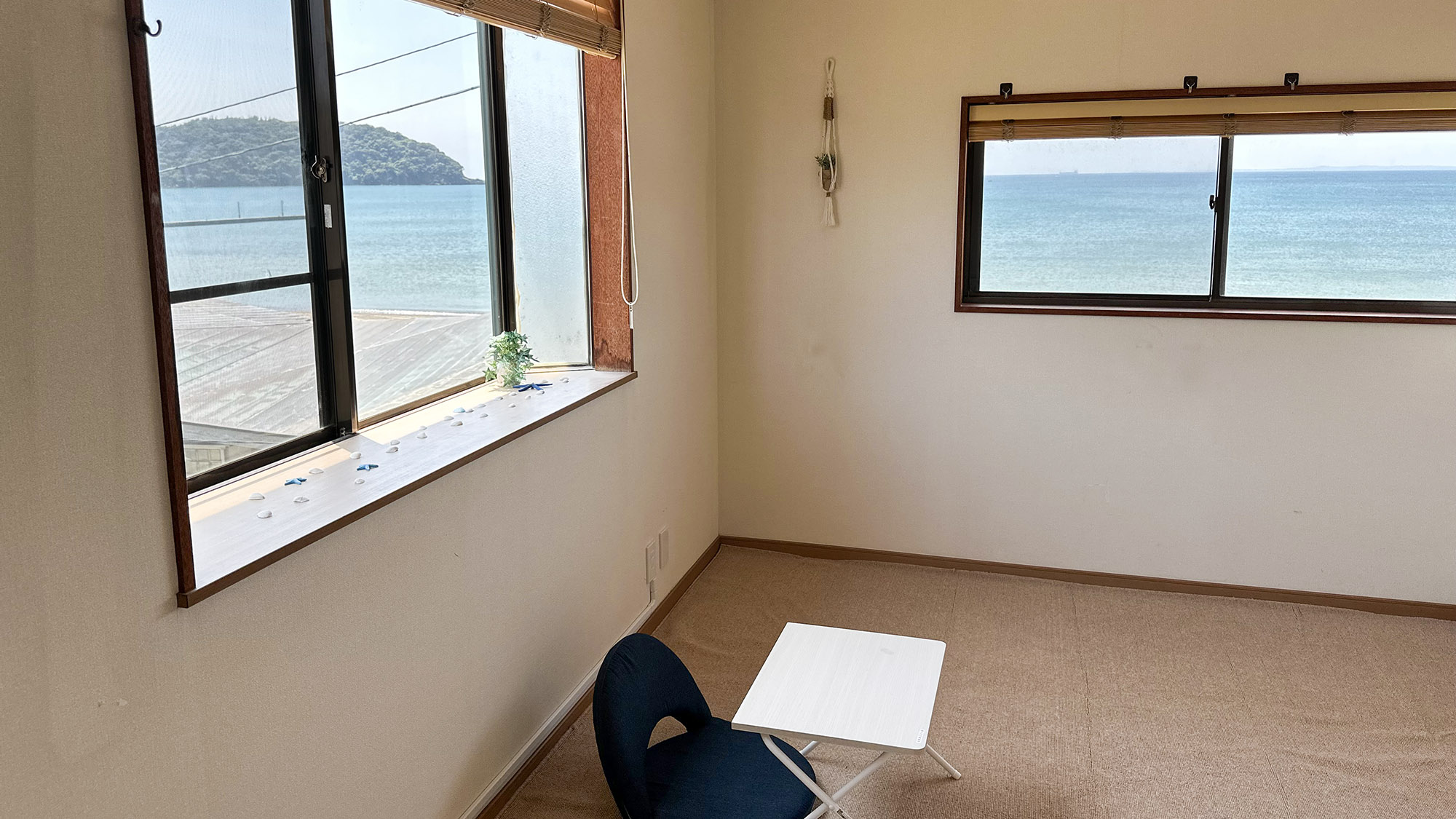 ・【3名様用洋室】目の前には海水浴場。思う存分遊んでもすぐお部屋で休める最高の環境です