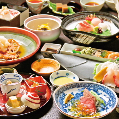 【6月限定キャンペーン】日本一の株数誇るあじさいを楽しむ！「特典付きあじさい祭りプラン」