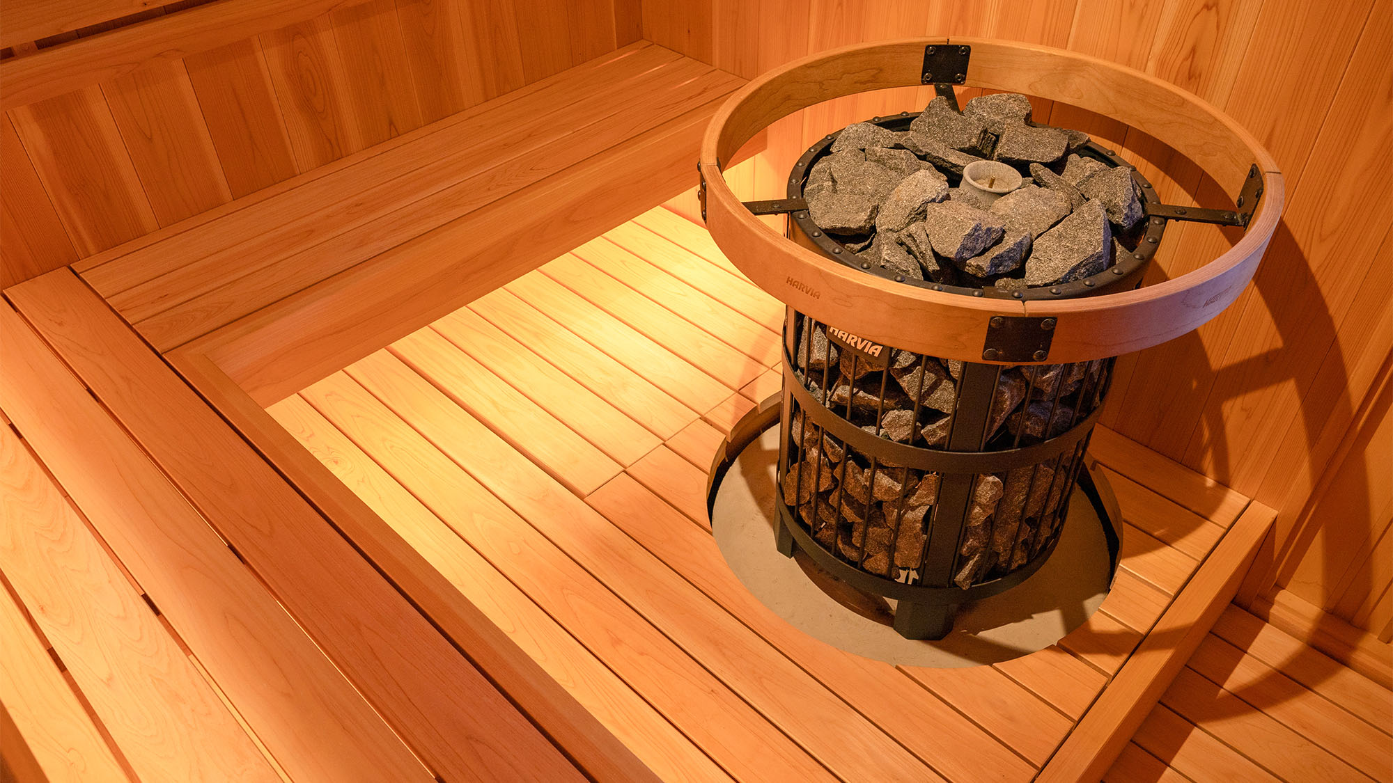 ・【OMOYAサウナ】全面ヒノキ造りの寛ぎの空間。心も体もリフレッシュしていただけます