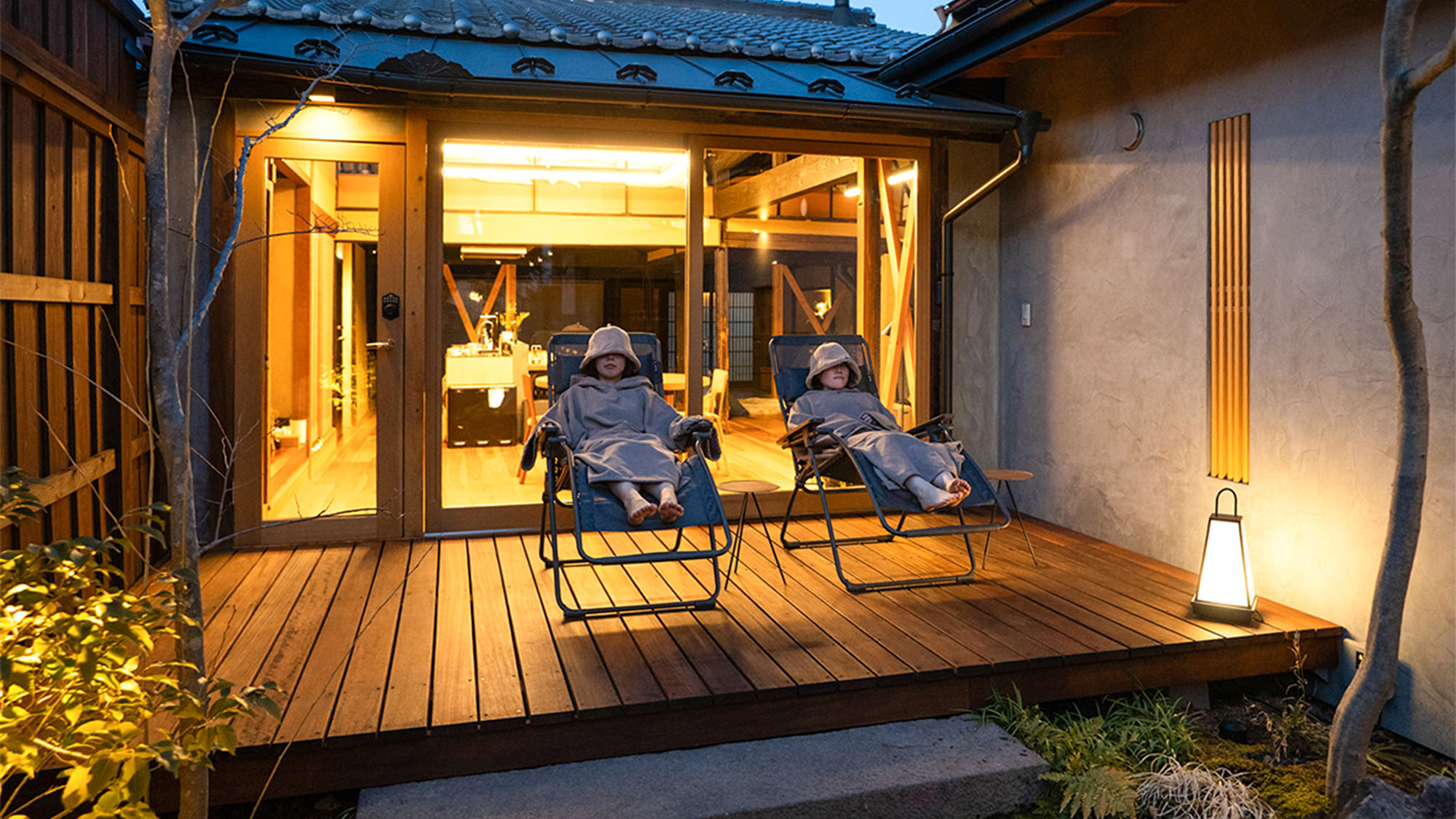 ・【OMOYAウッドデッキ】時の流れに身を任せ、自然の空気を感じながらリラックス