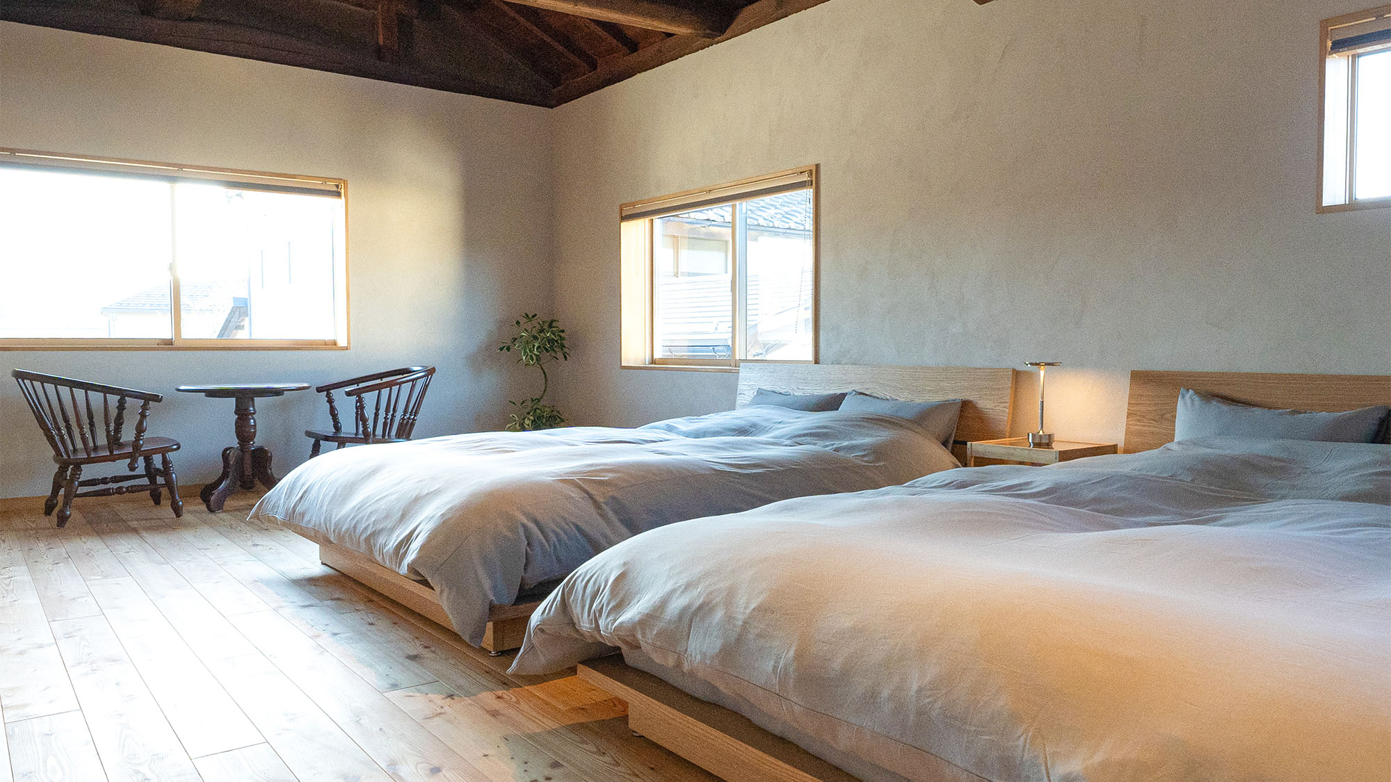 ・【OKAIKO寝室】明治28年建造の蚕室を寝室として再生（ご利用は5名様以上でのご予約に限ります）
