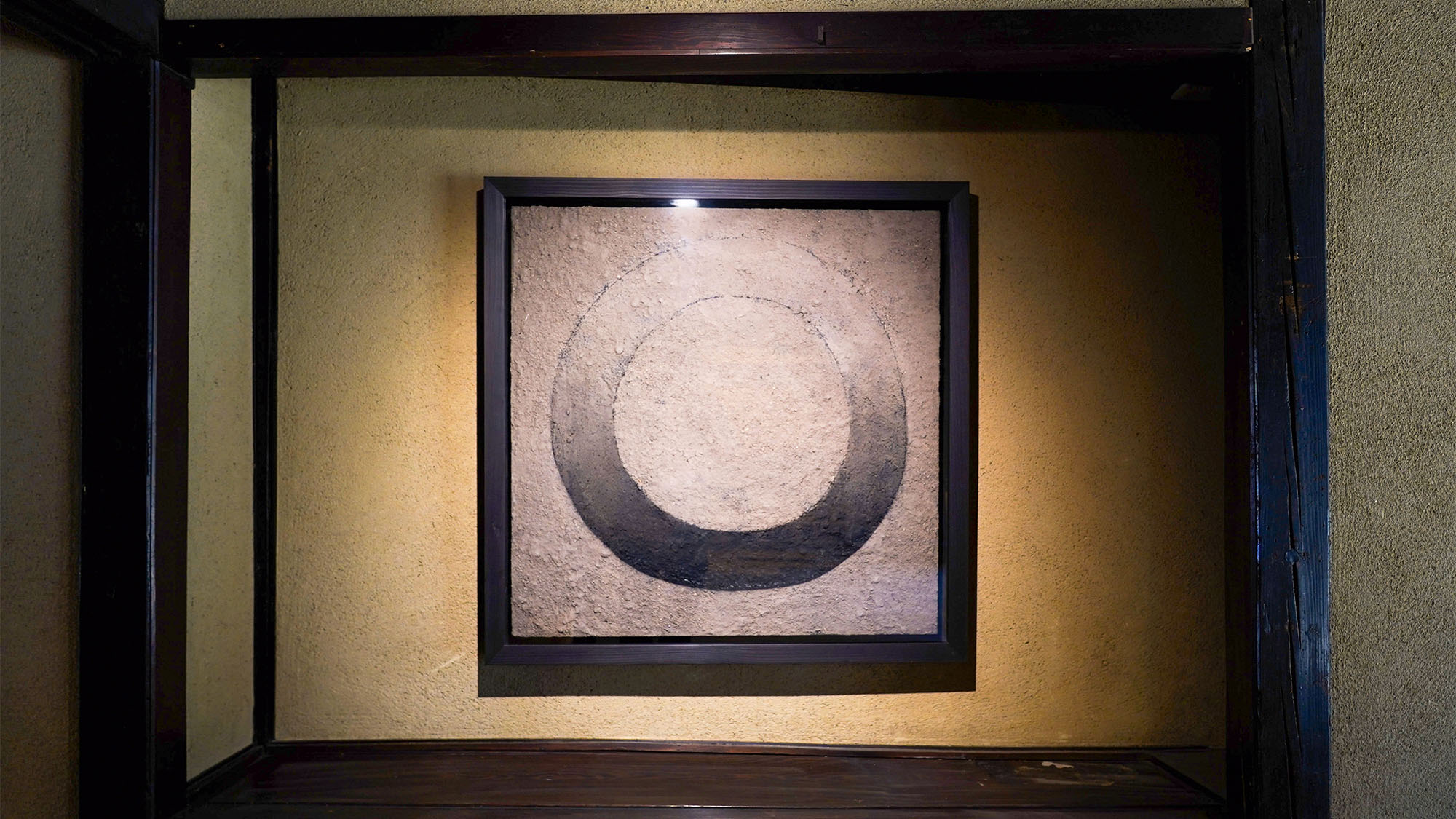 ・【OMOYA土間】静かに流れる時間の中で、アート作品もお楽しみいただけます