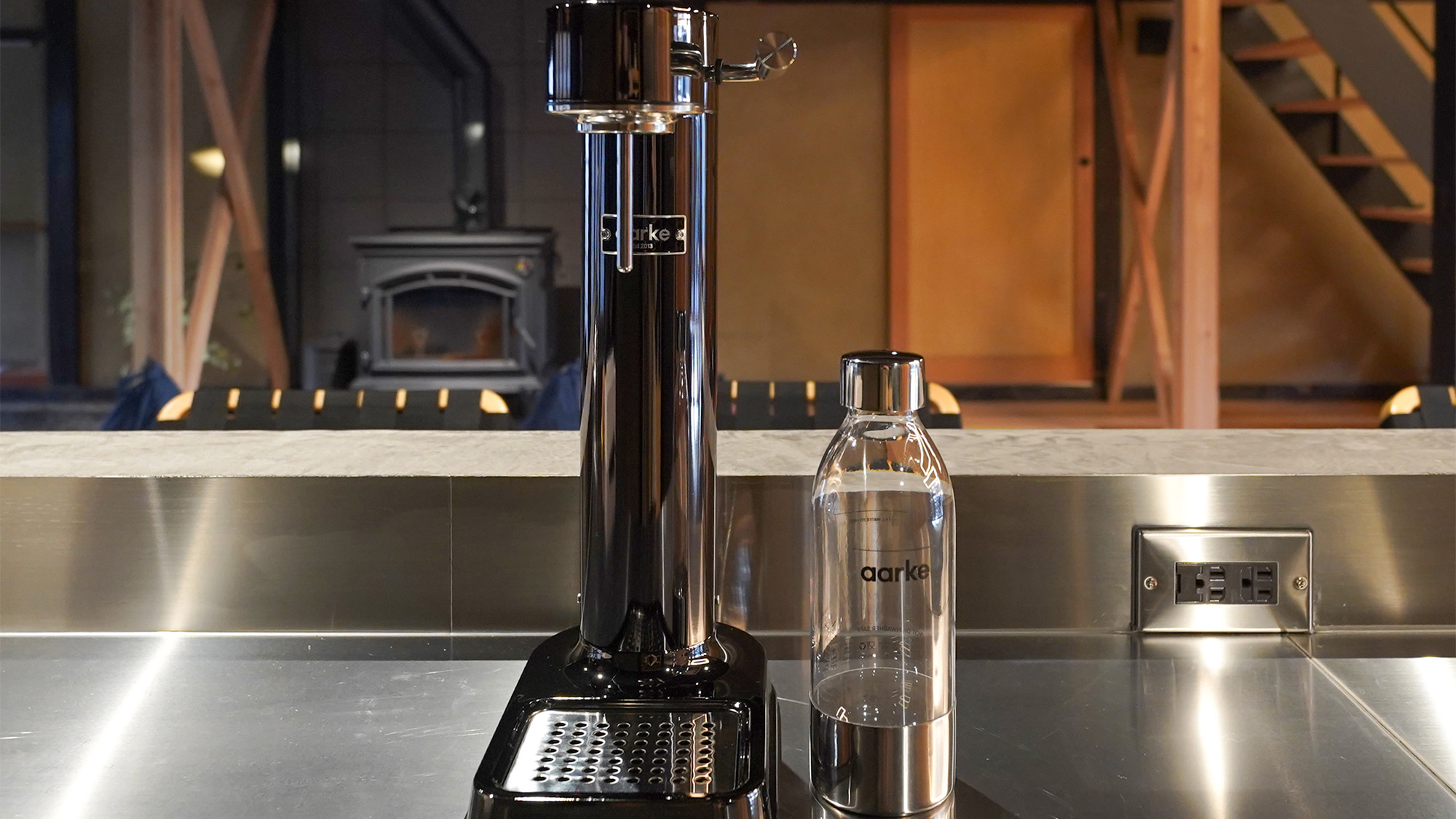 ・【OMOYAキッチン】スウェーデン製ソーダメーカーで、手軽に炭酸水が作れます