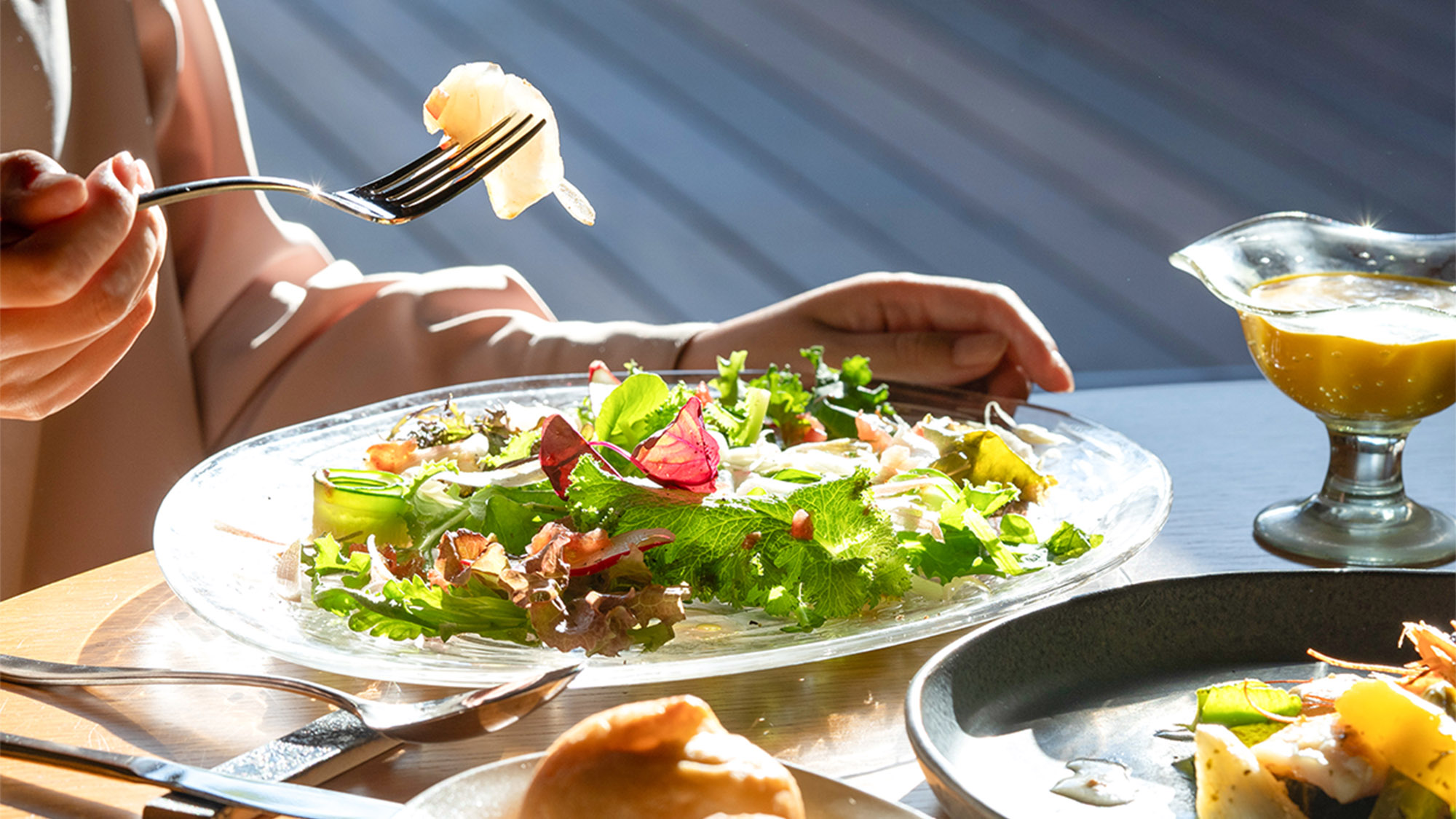 ・【ご夕食一例】手間ひまかけて作られた料理が食卓を彩ります