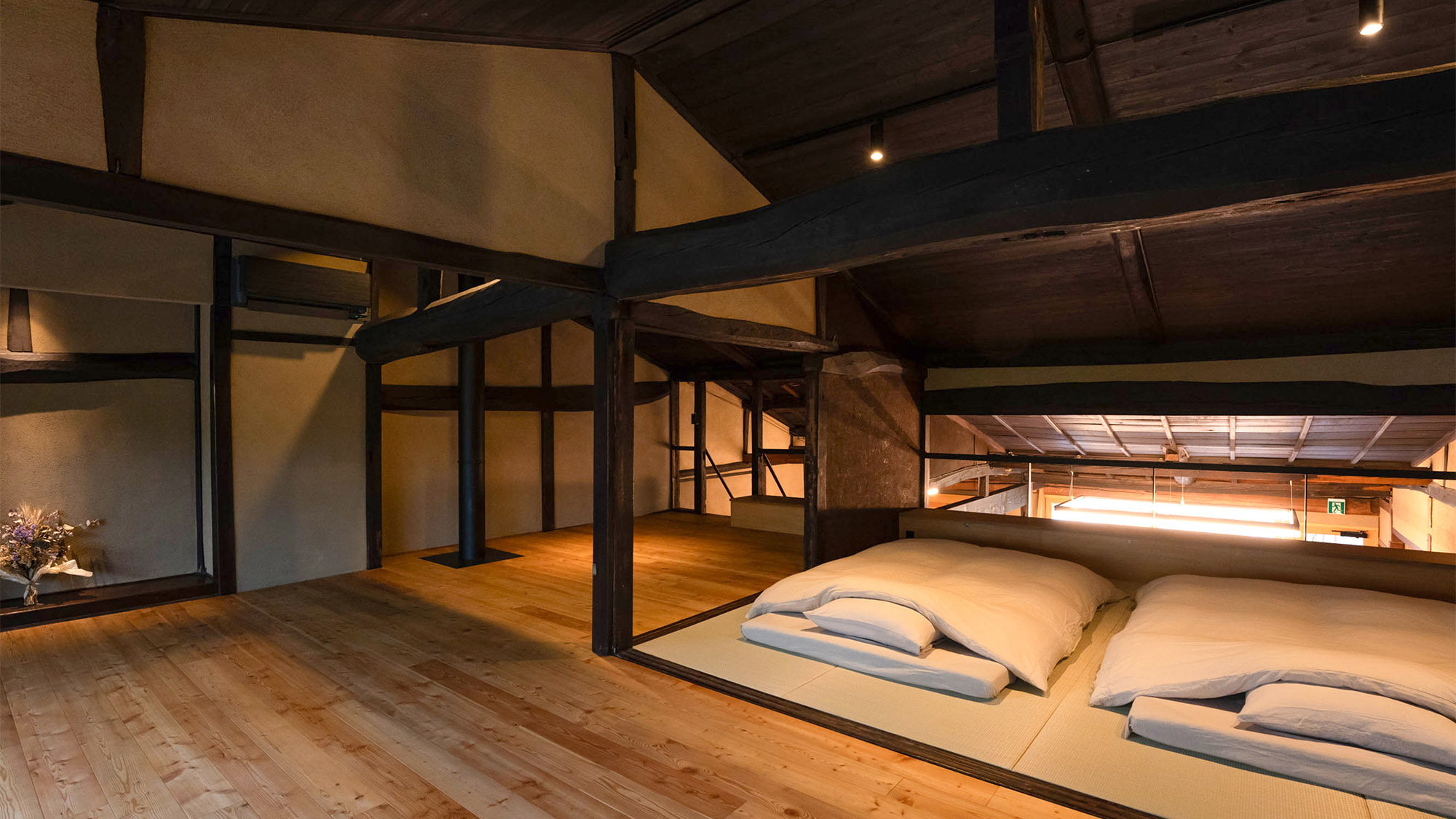 ・【OMOYA寝室】十分な広さがあり、セカンドリビングとしてもご利用いただけます