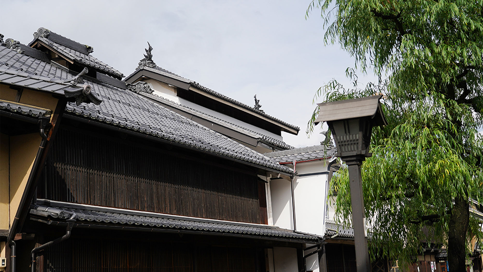 ・【海野宿】明治以降の堅牢な蚕室造りの建物が往時の様子を今に伝えます