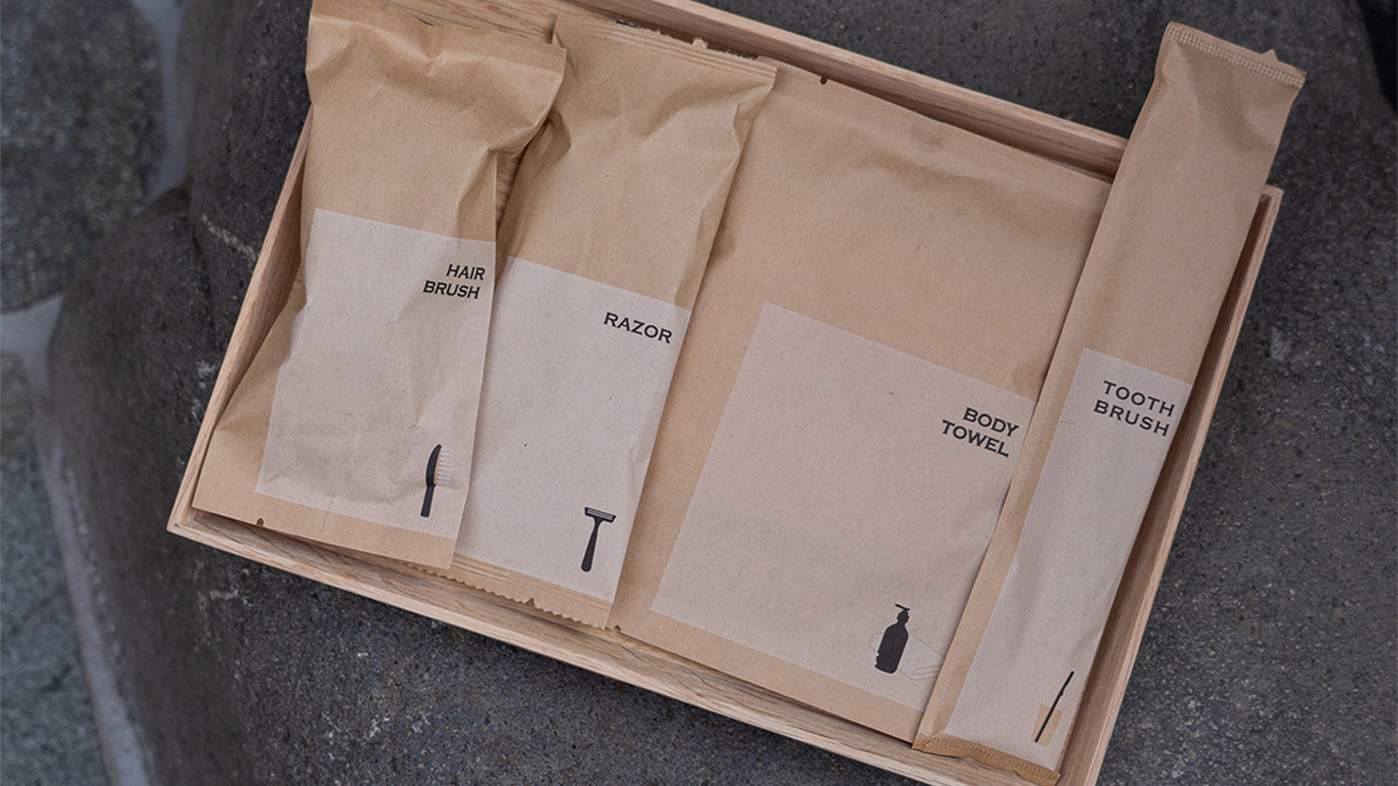 ・【アメニティ】カミソリ、歯ブラシ、ボディタオル等、必要なものは取り揃えております