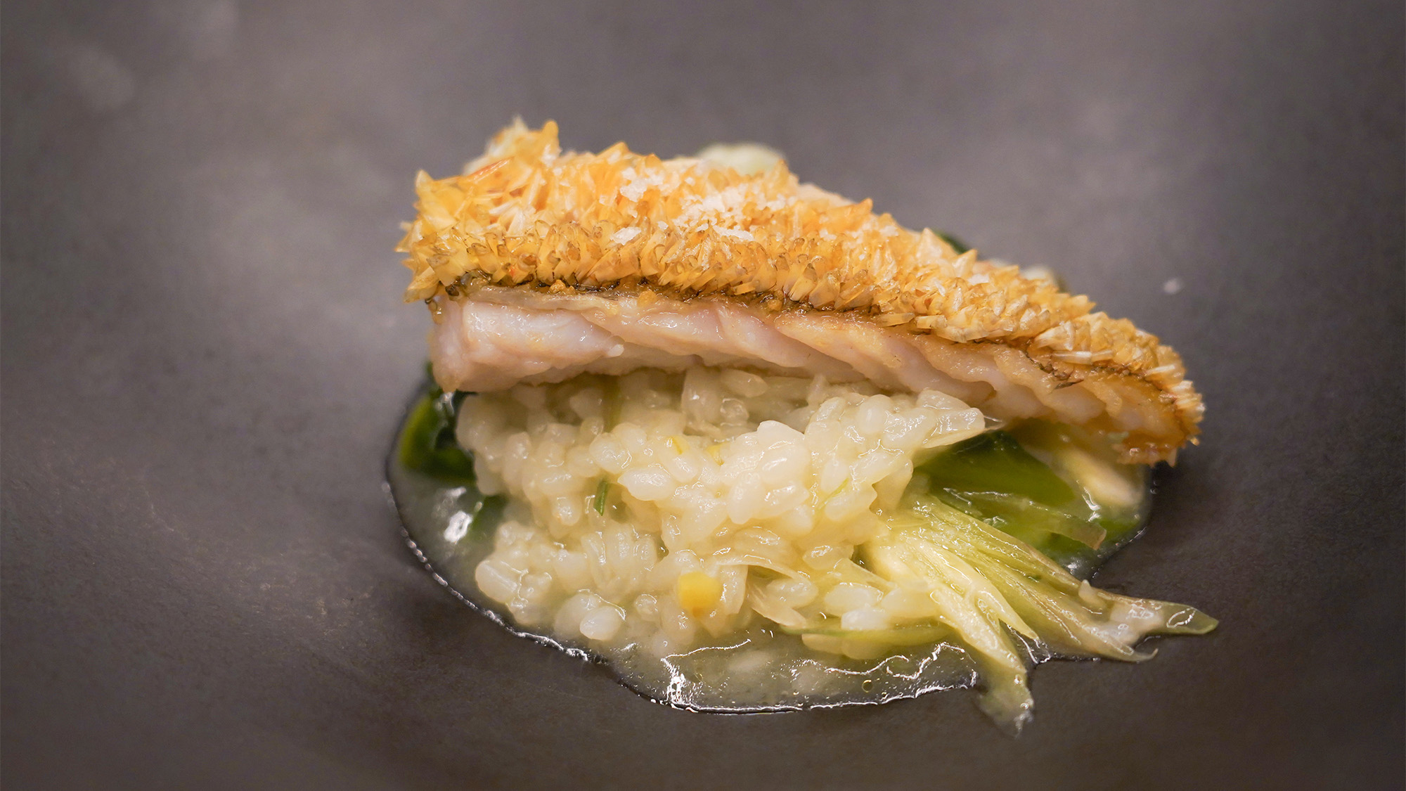 ・【ケータリング料理イメージ】シェフが目の前で仕上げるお料理をご堪能いただけます