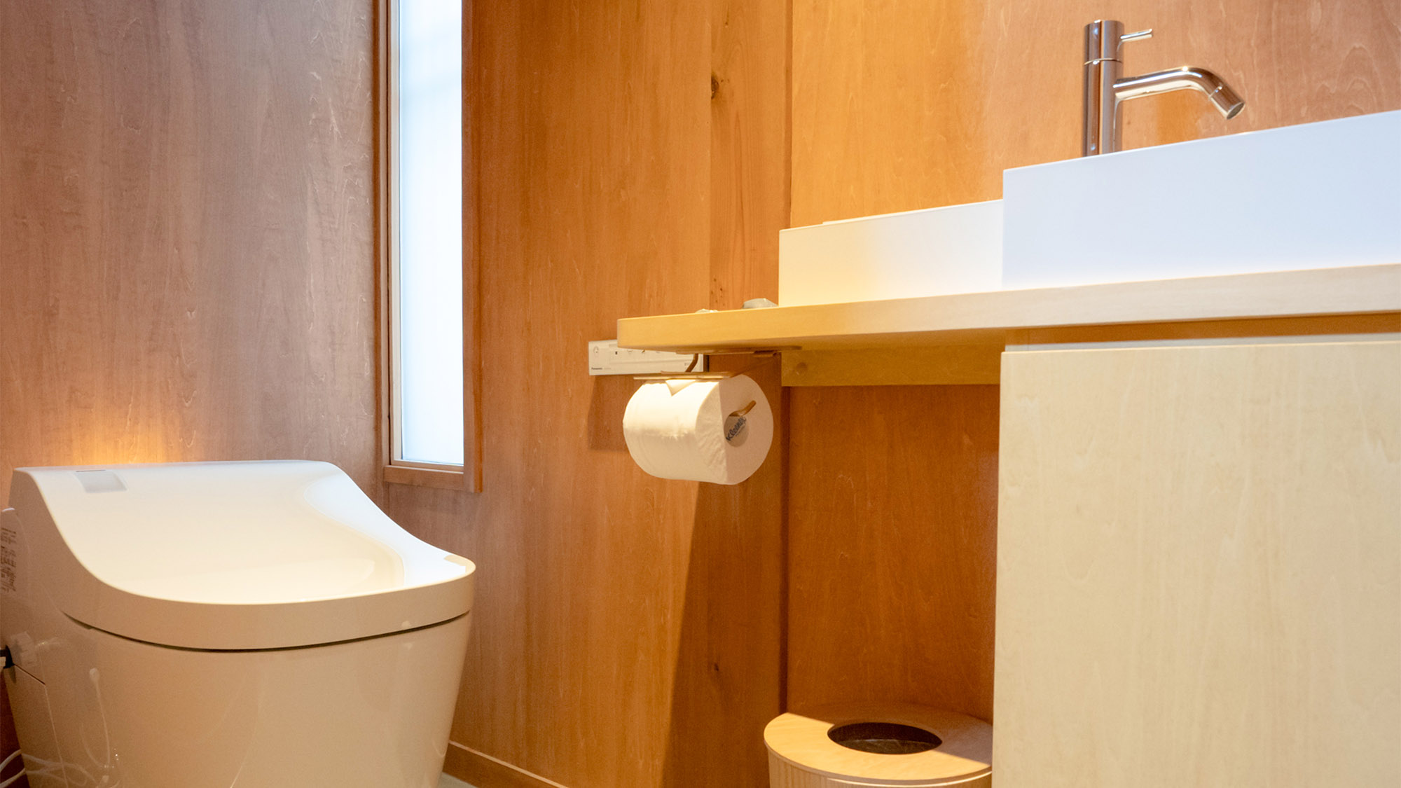 ・【OMOYAトイレ】木のぬくもりあふれる、落ち着いた空間です