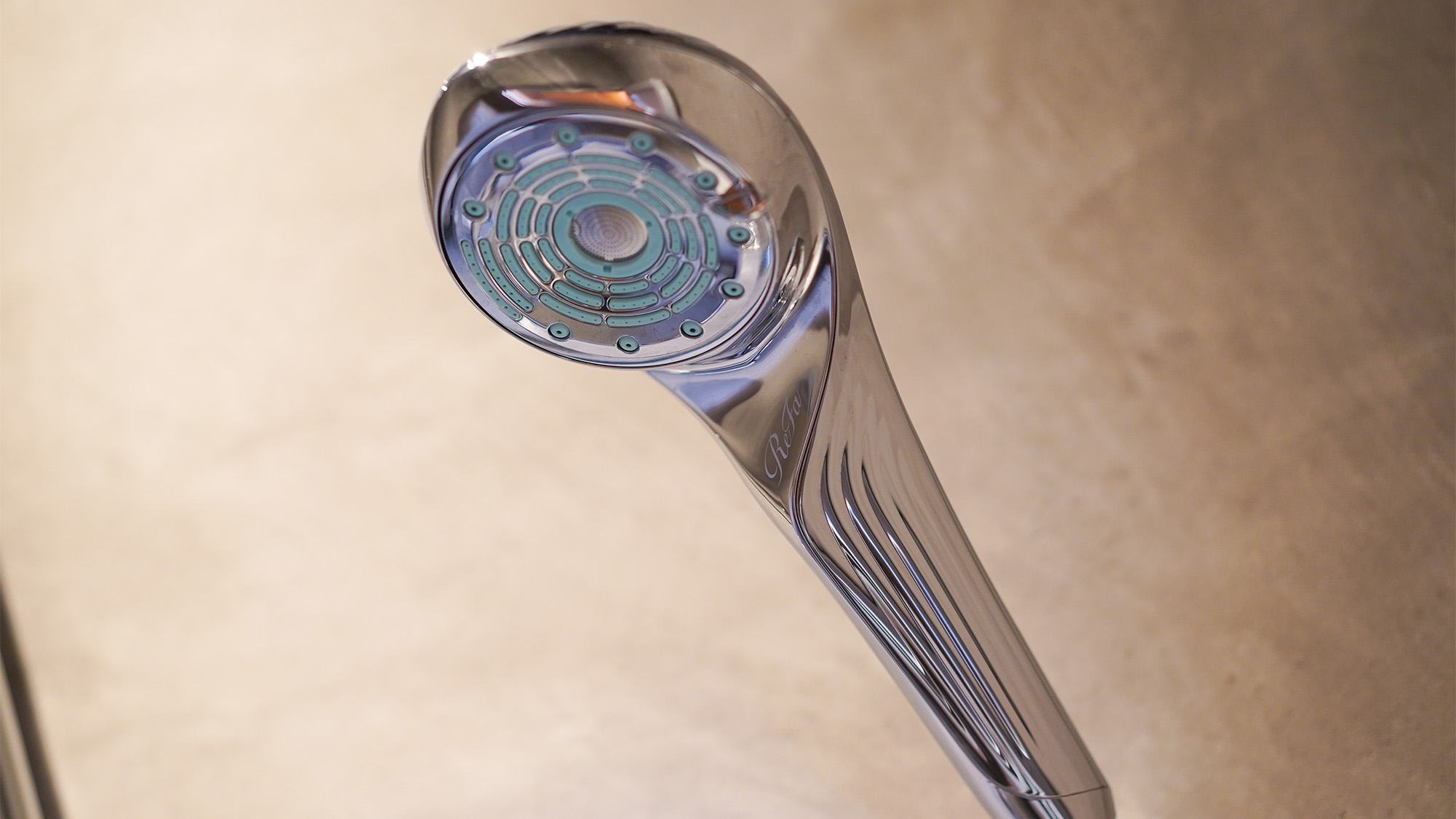 ・【OMOYAシャワールーム】美容と実用性を兼ね備えた「ReFa」のシャワーヘッドを設置