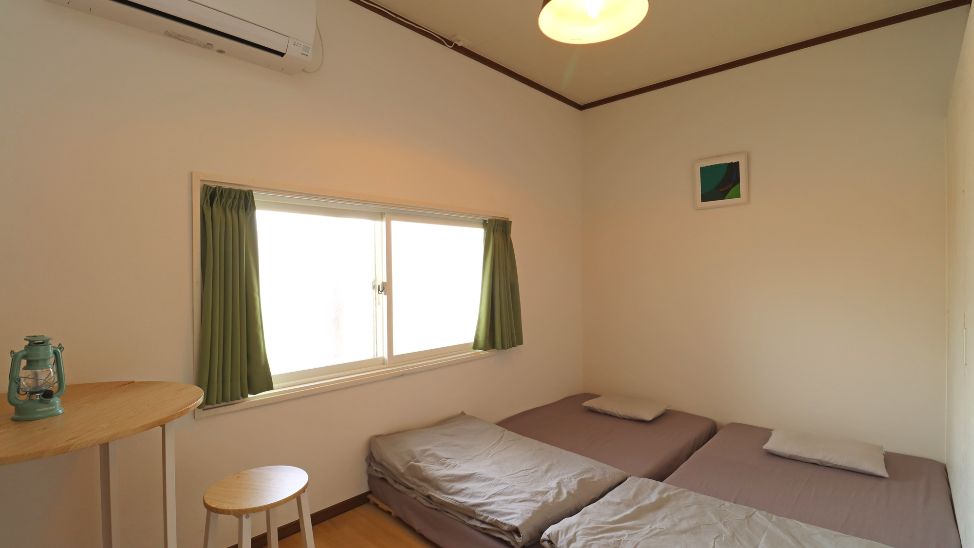 【2F】ツイン（洋室）コンパクトなお部屋でお寛ぎください