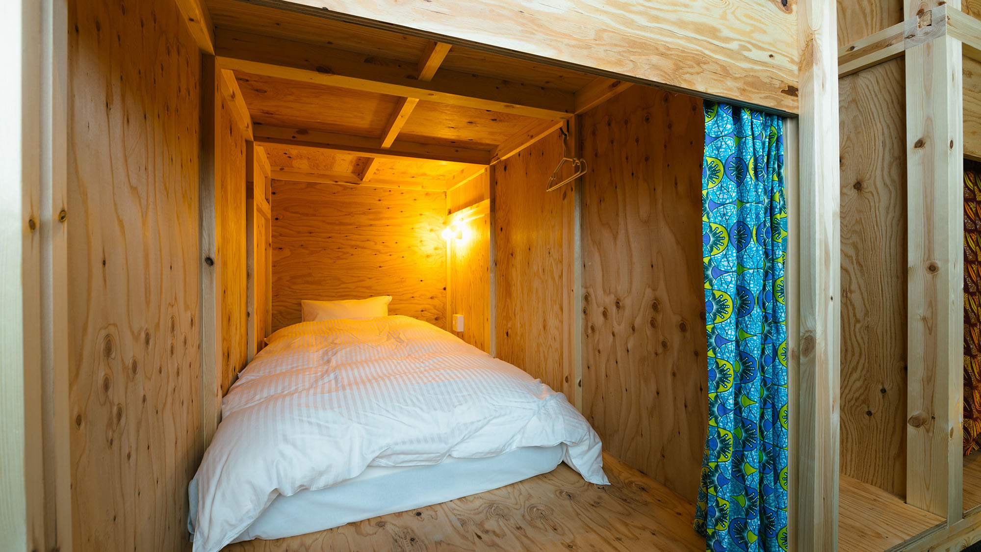 ・【ドミトリー#2】コンセントや読書ライト付きの便利なゆっくり眠れるリラックス空間です