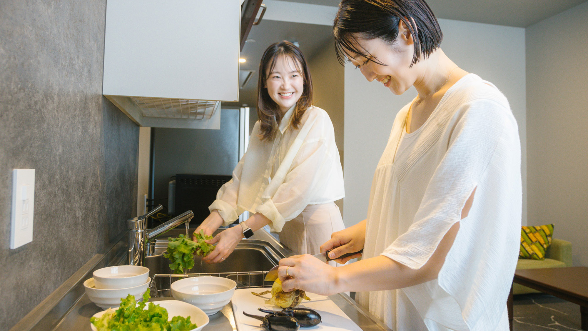 ・【キッチン】滞在中に地元の食材を使って料理や食事を楽しんだり、ちょっとした調理にも最適です