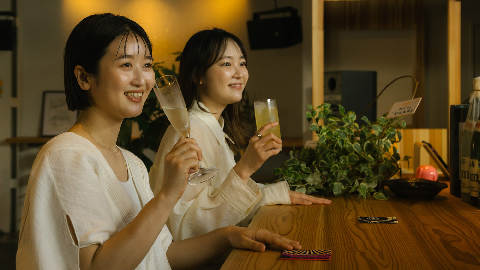 ・【caf&eacute; & music】アナログレコードの音に包まれた空間で、カクテルやスイーツをお楽しみくだ