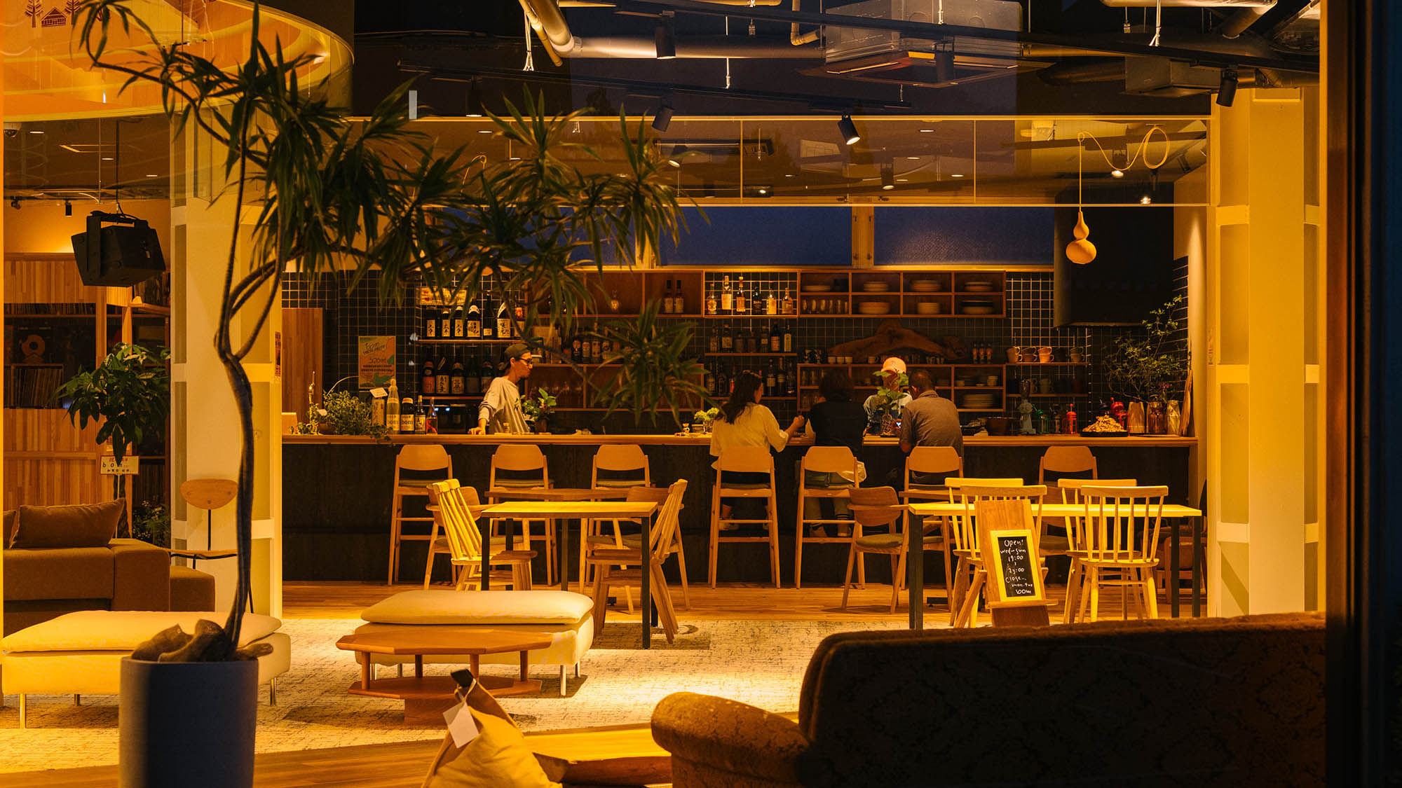 ・【caf&eacute; & music】心地よい音楽と共に、落ち着いたひとときを