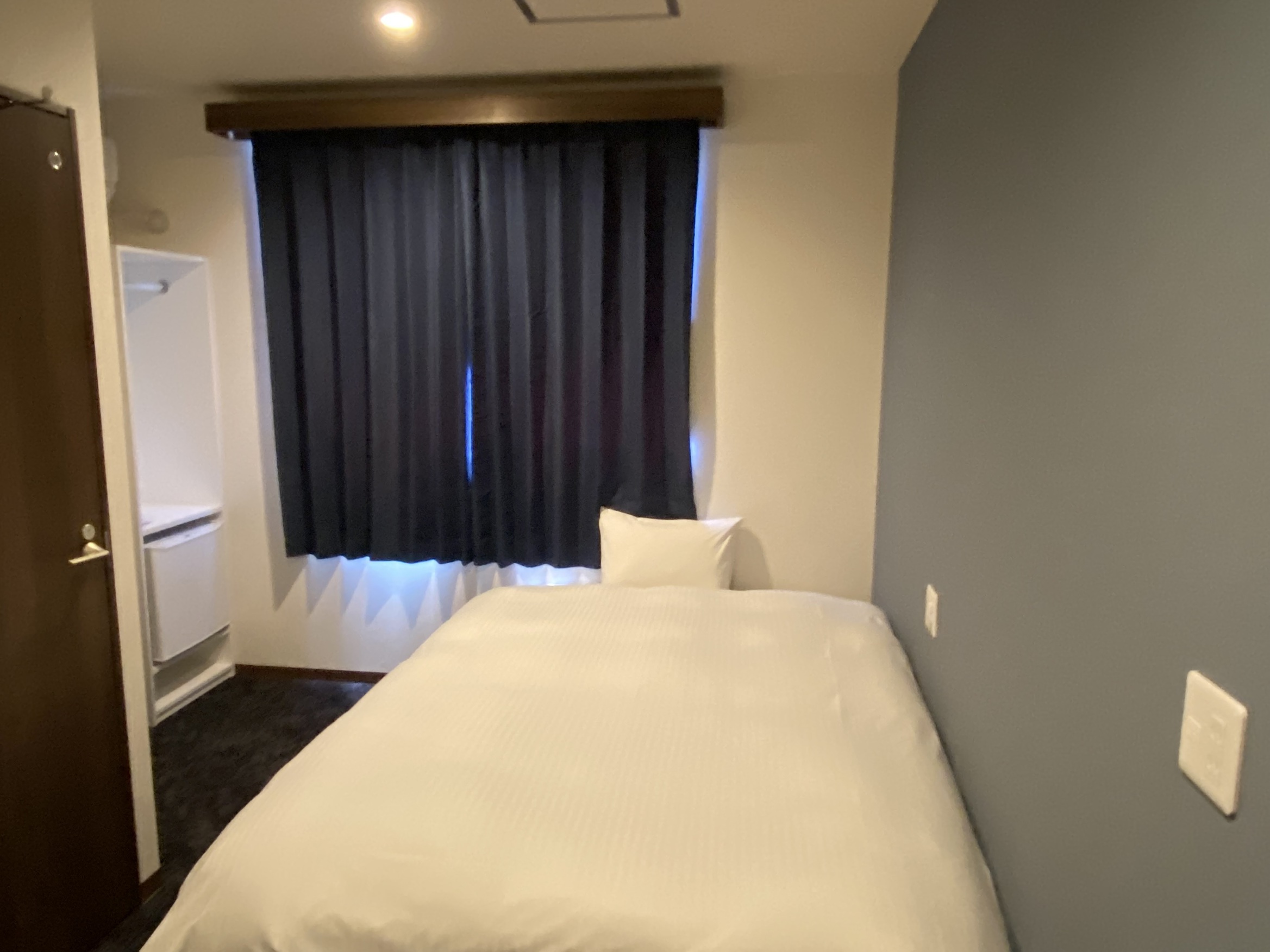 【開業一周年 】【洋室13平米】＜素泊まり＞ 湖と反対側のお部屋（ビューなし）