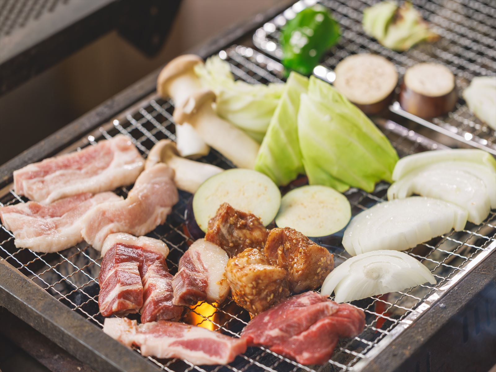 バーベキューの焼いている風景