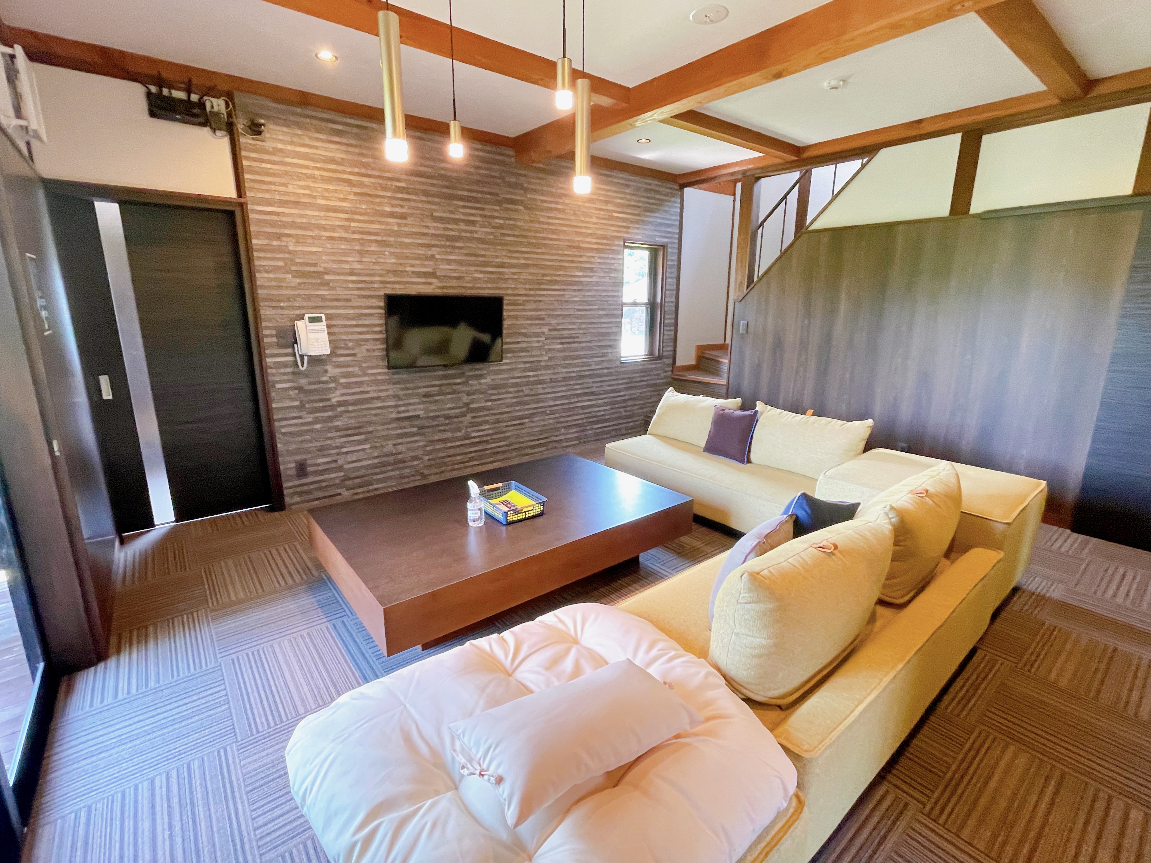 2023年リニューアル【1号棟】WIFI完備のゆったり過ごせる広々リビング