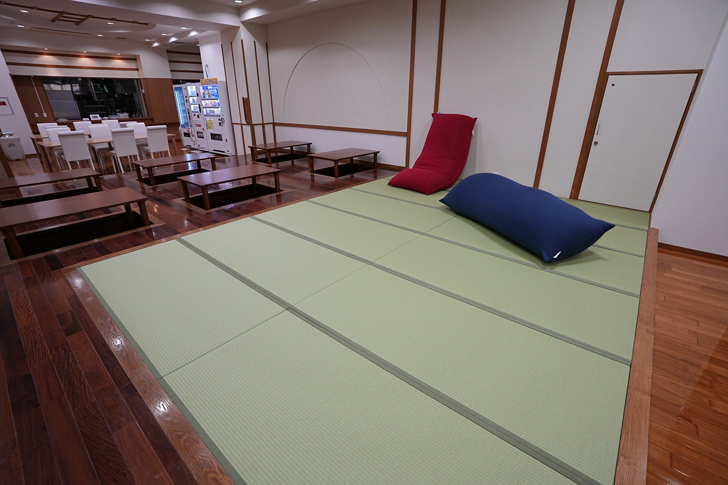 ロビー　こあがり