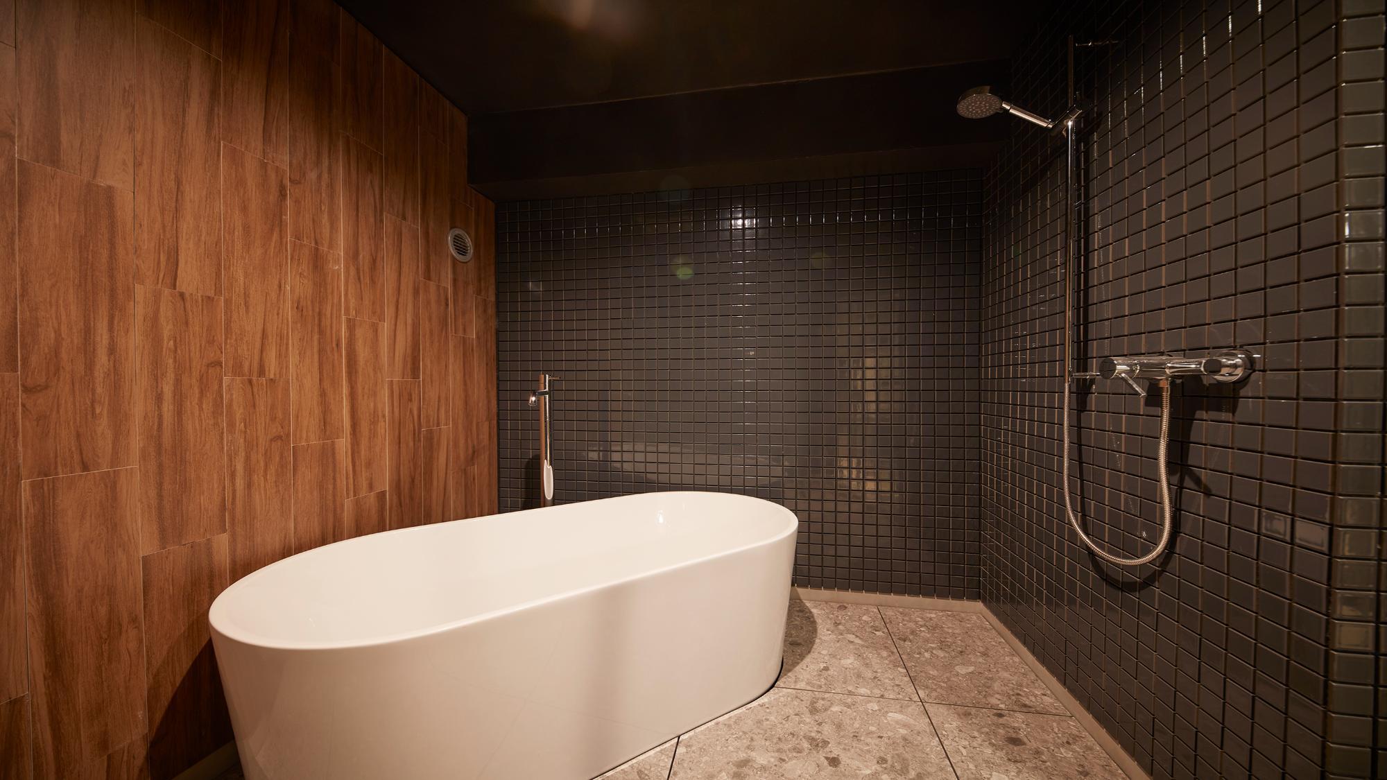 プレミアムサウナスイート　バルコニー付（サウナ用 水風呂）