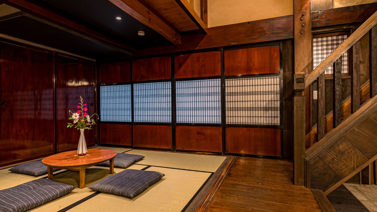 清水家棟　ロビー