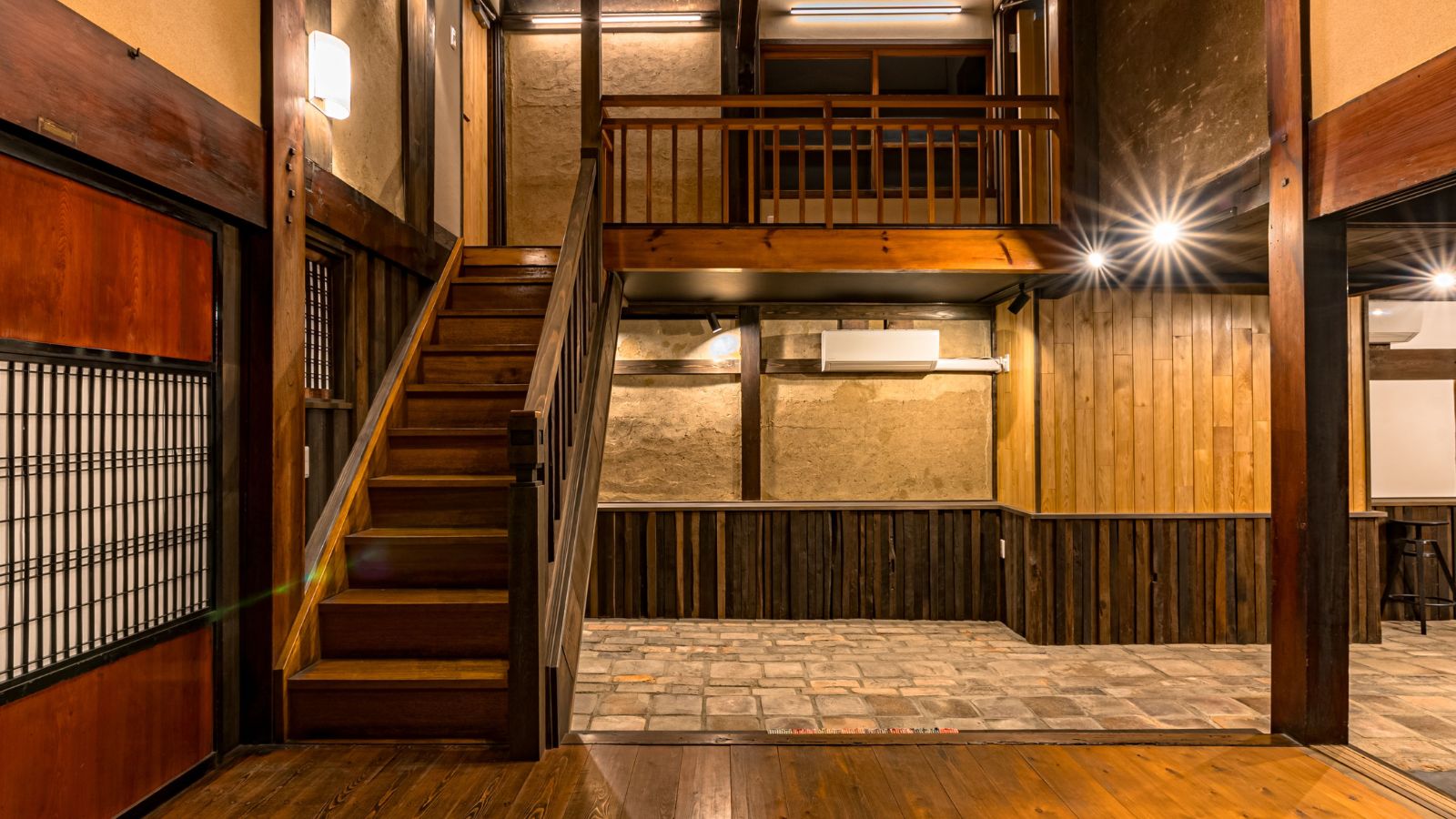 清水家棟　ロビー