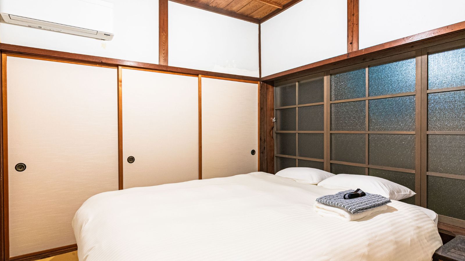 はなれ　左門町　客室