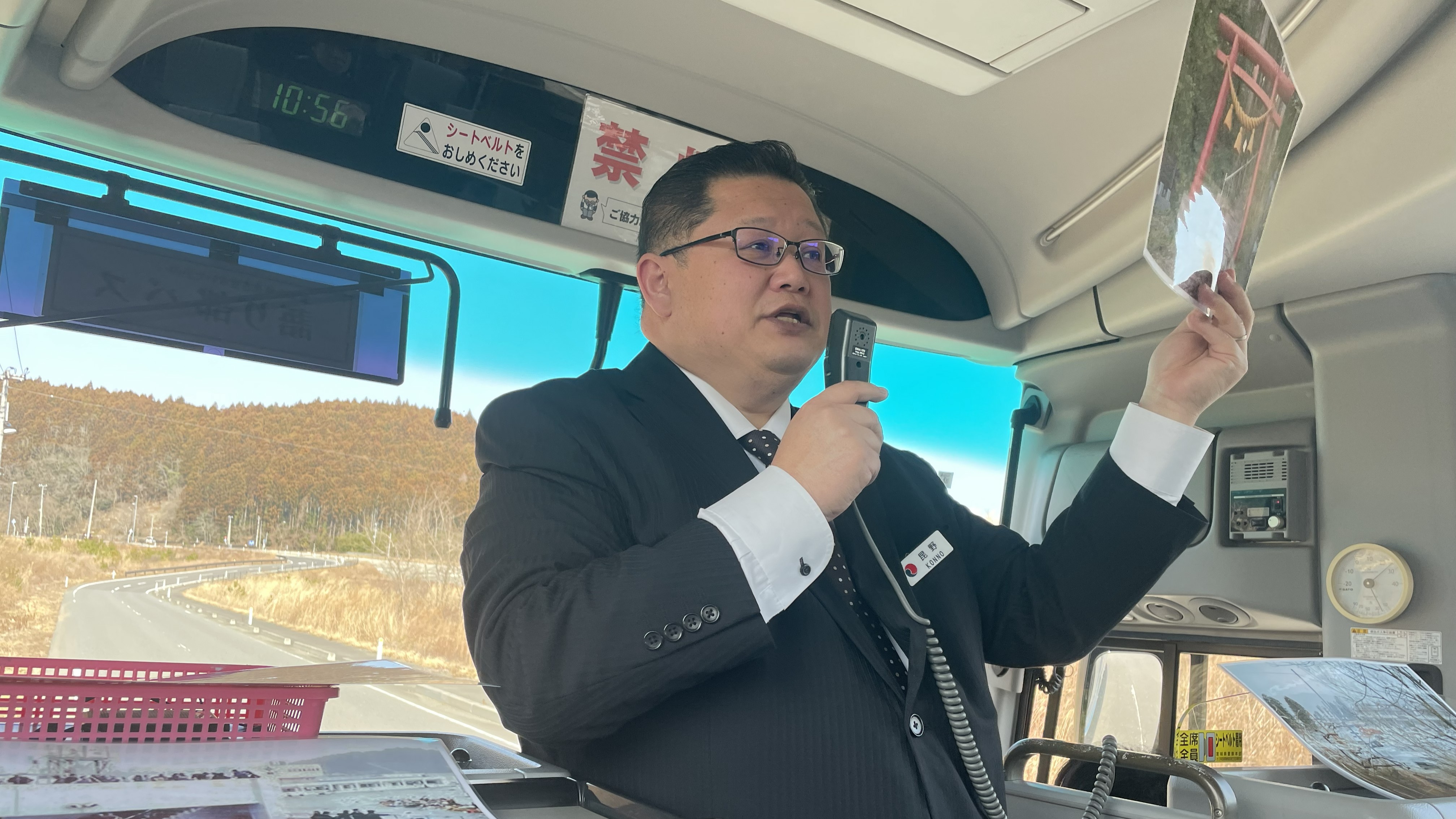 語り部バス　案内風景